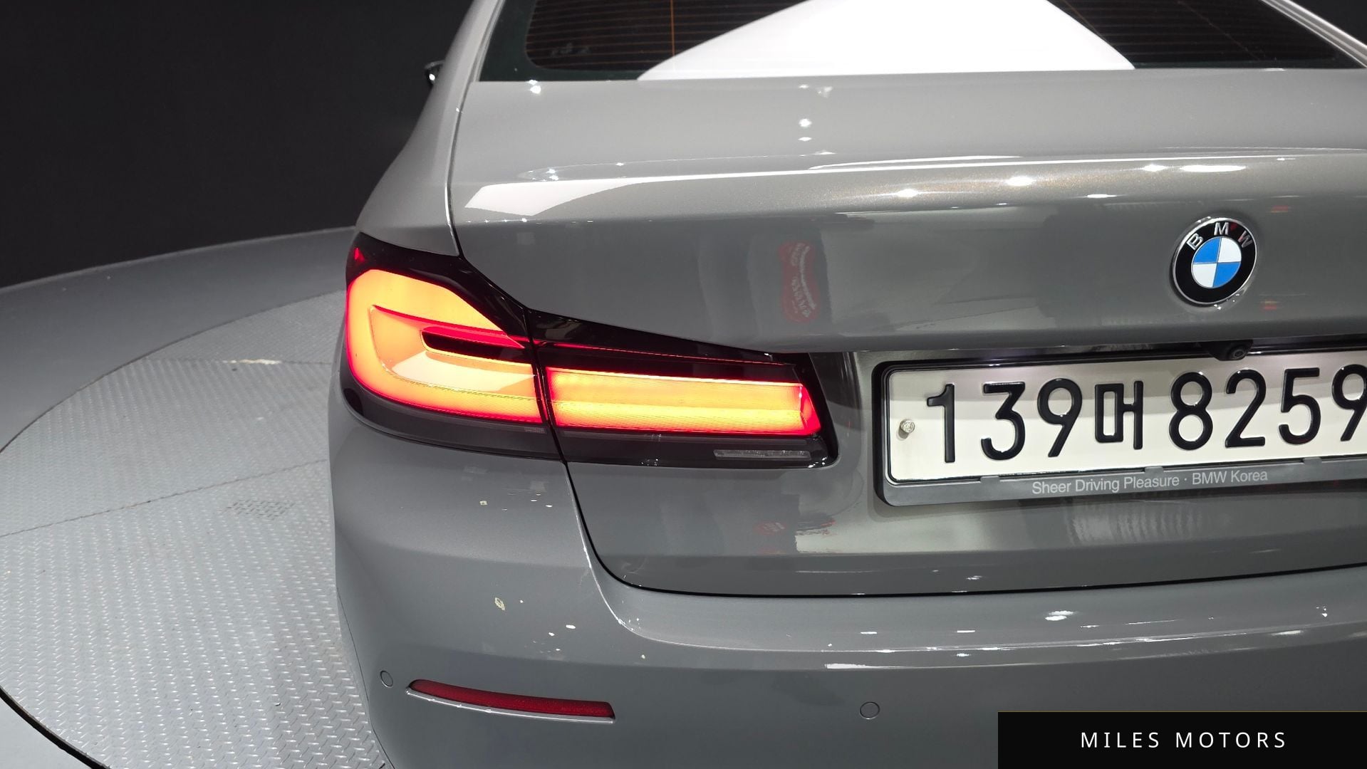 BMW 5 Series (G30) 2021 — миниатюра 9