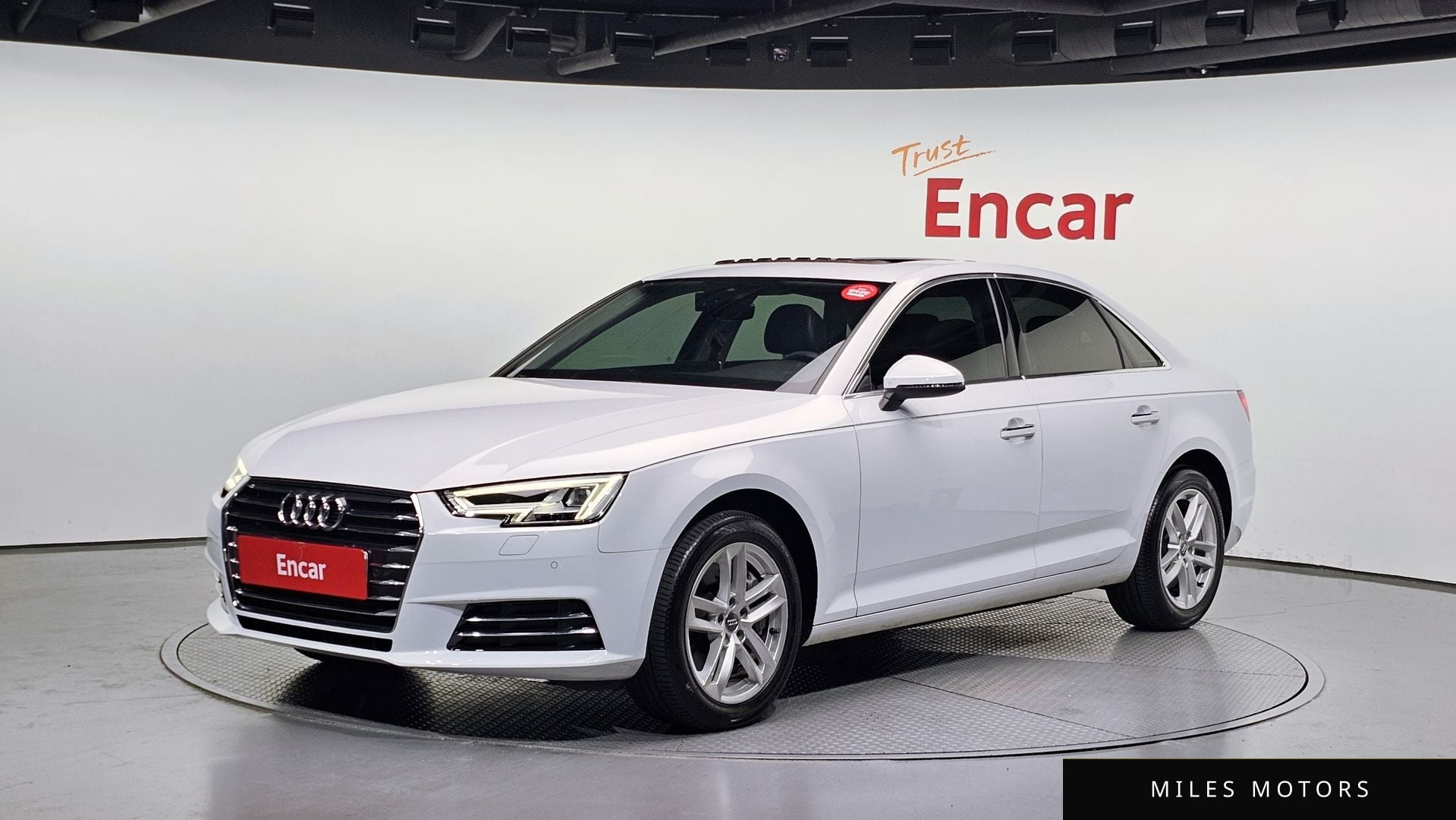 Audi A4 (B9) 2016 — фото 1 из 12