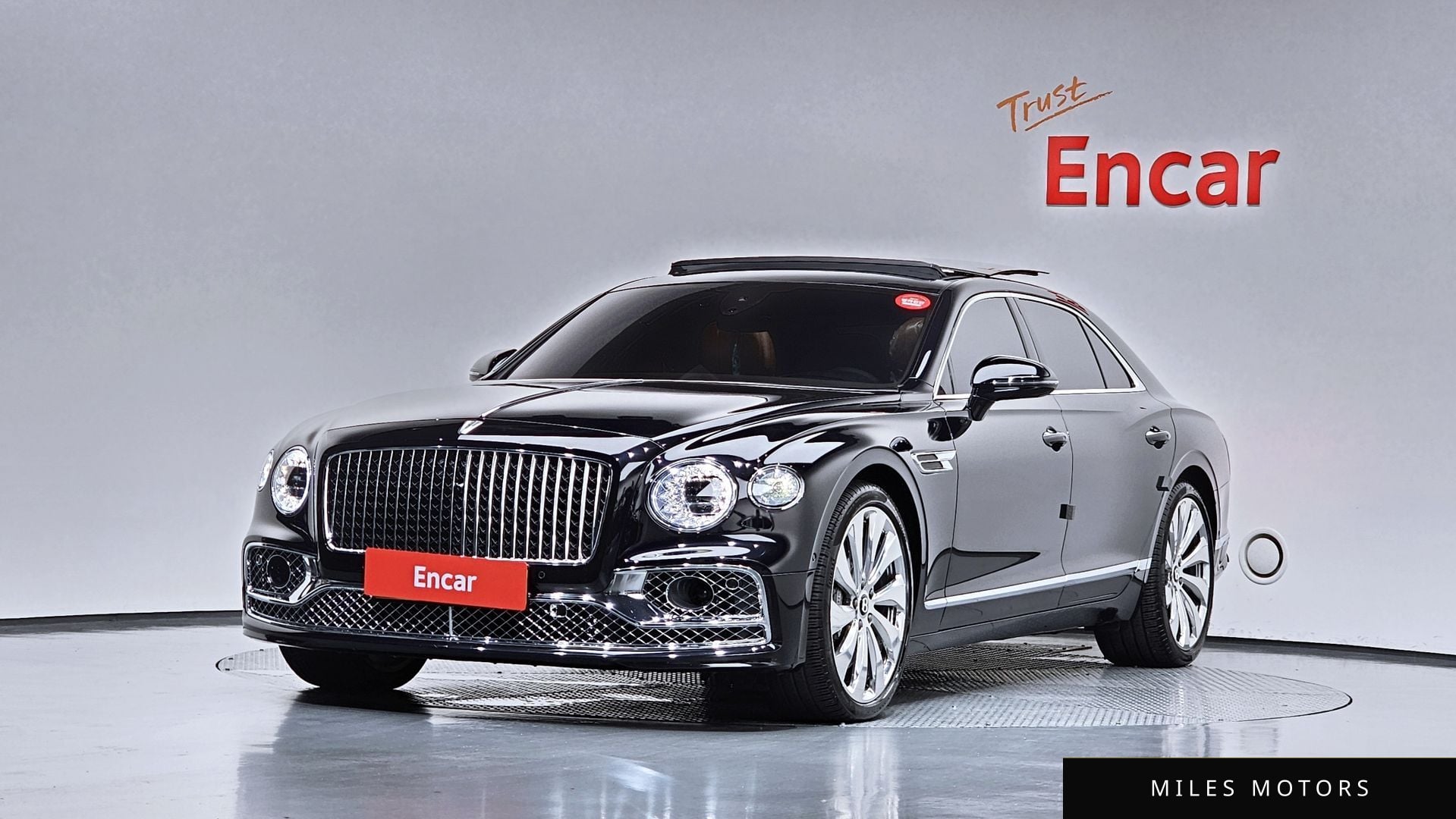 Bentley Flying Spur 2022 — фото 1 из 12