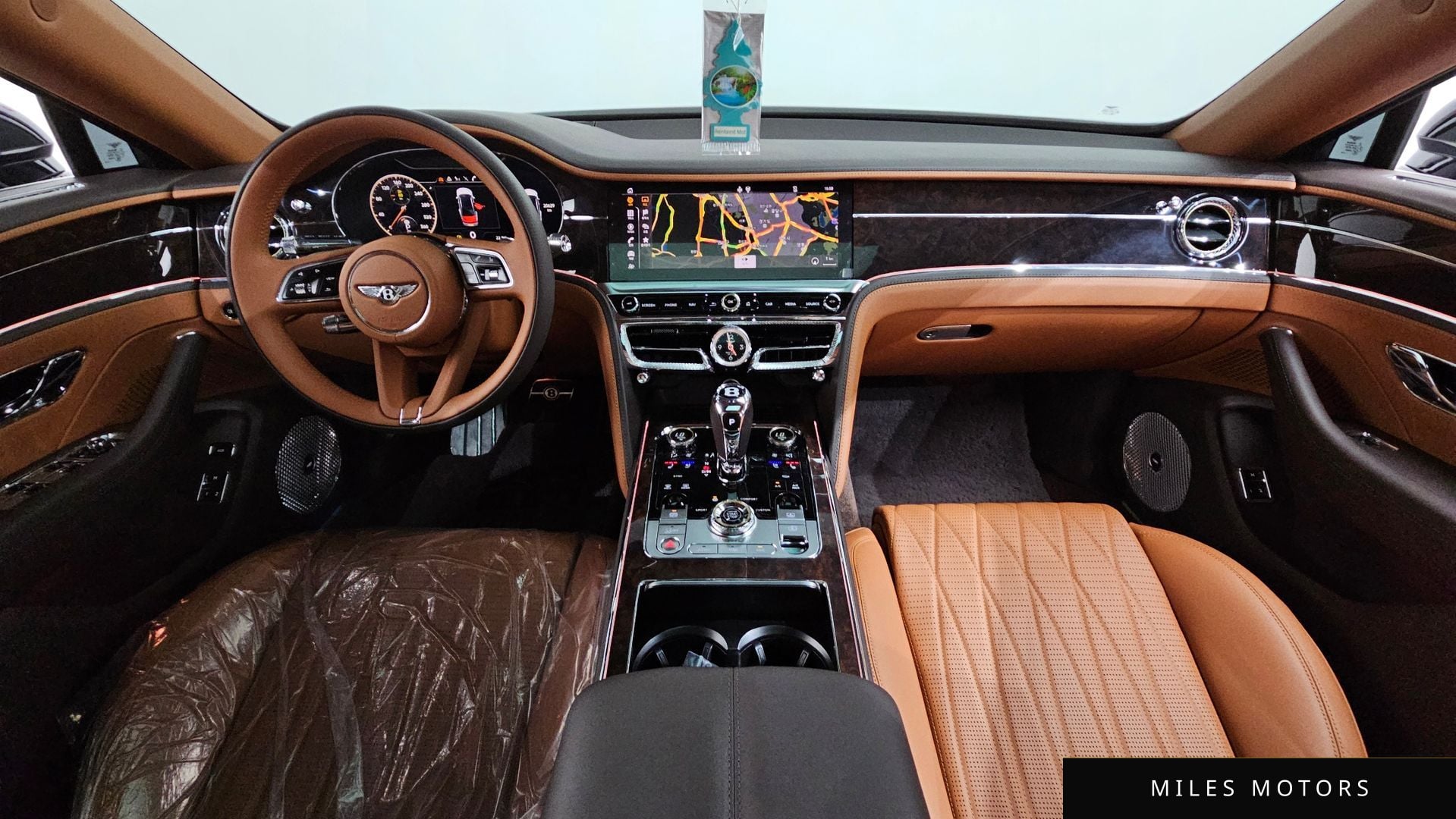 Bentley Flying Spur 2022 — миниатюра 10