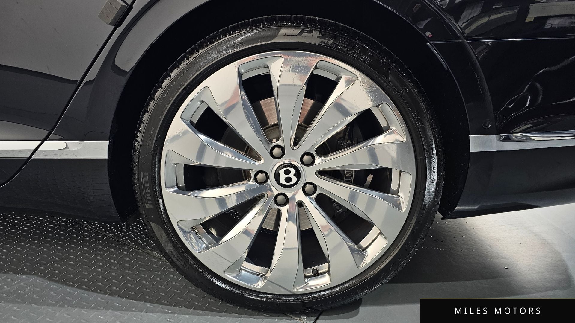 Bentley Flying Spur 2022 — миниатюра 7