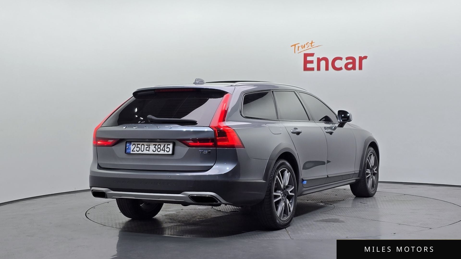 Volvo V90 2019 — миниатюра 2