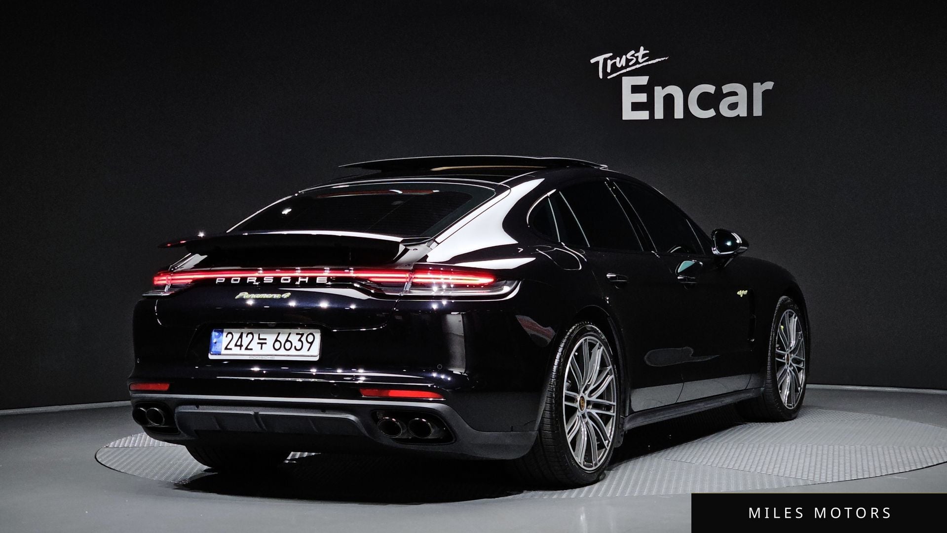 Porsche Panamera 2023 — миниатюра 2