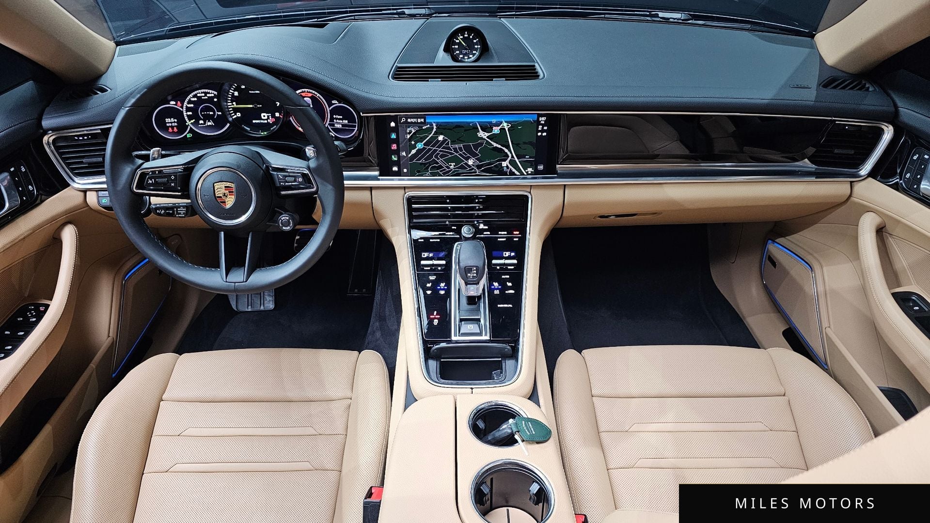 Porsche Panamera 2023 — миниатюра 10