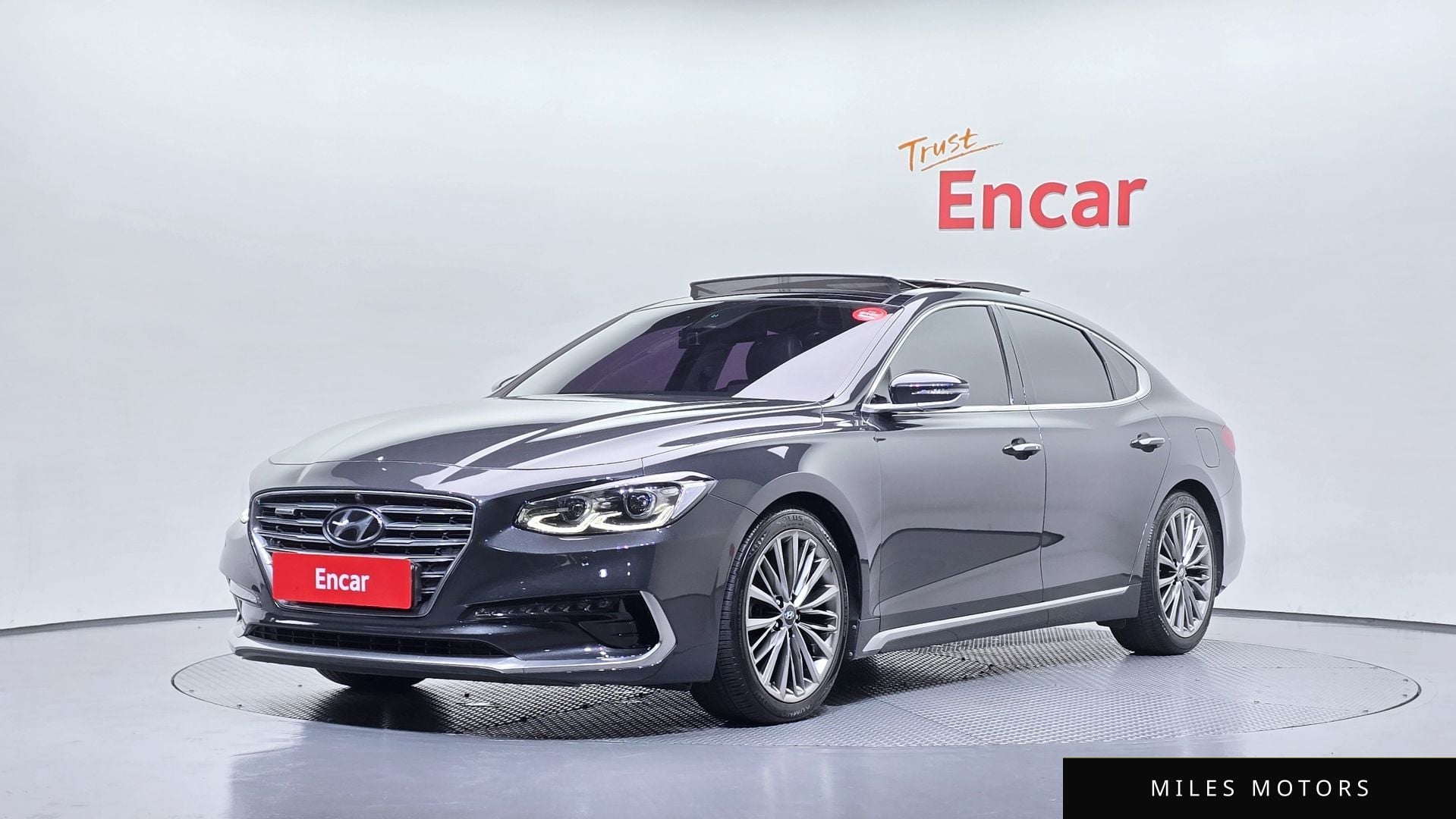 Hyundai Grandeur 2017 — фото 1 из 12