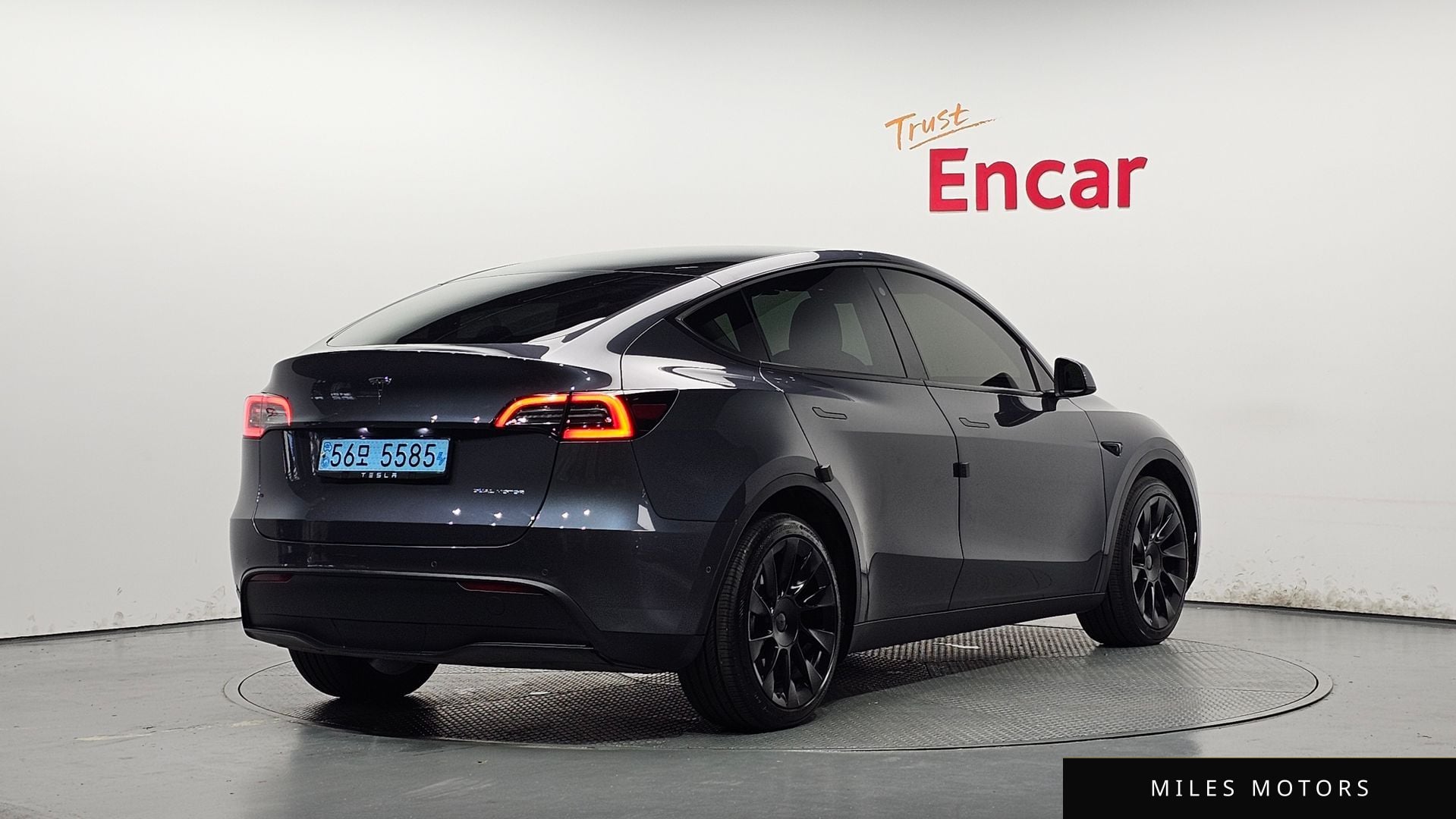 Tesla Model Y 2022 — миниатюра 2