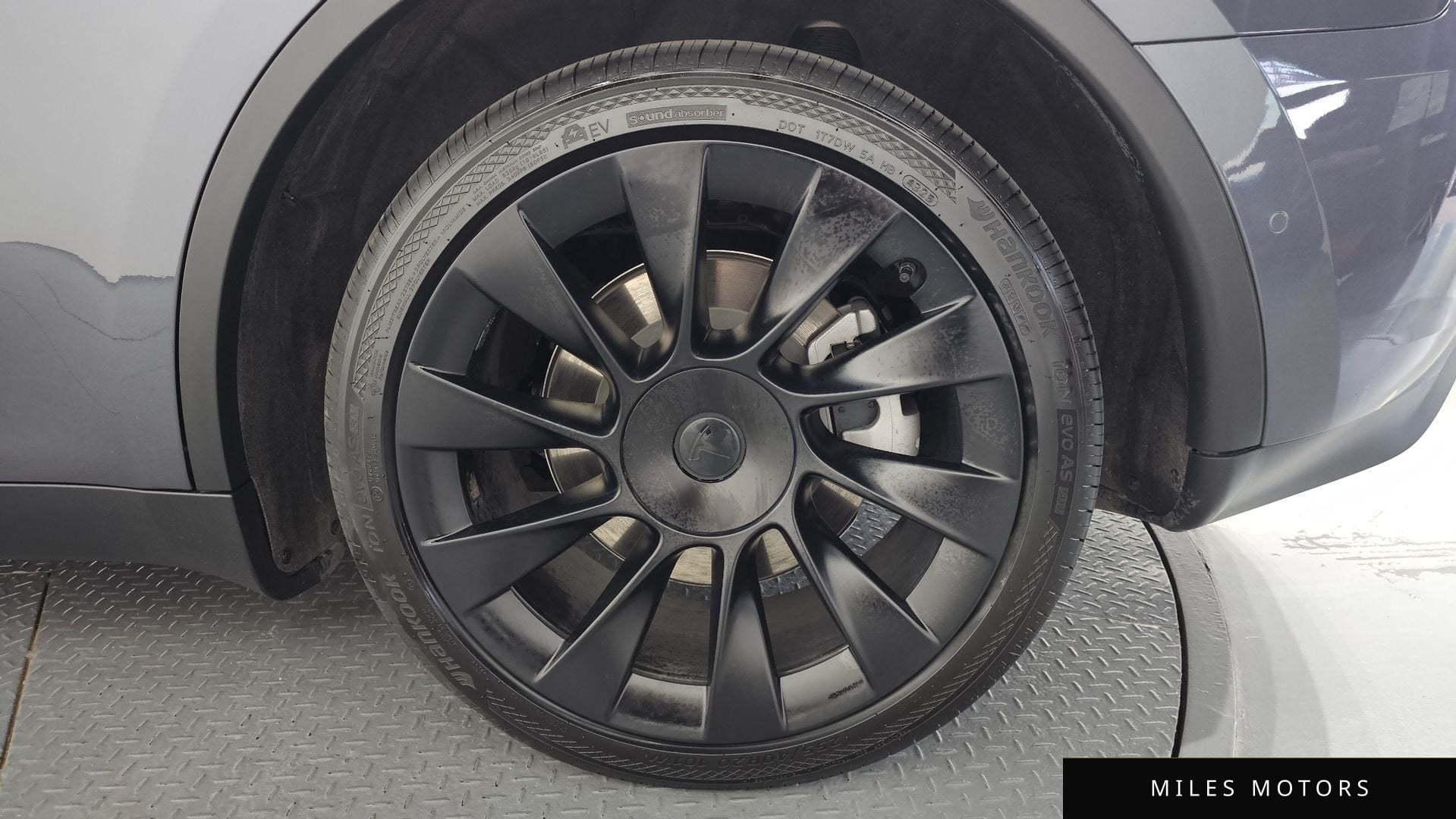 Tesla Model Y 2022 — миниатюра 5