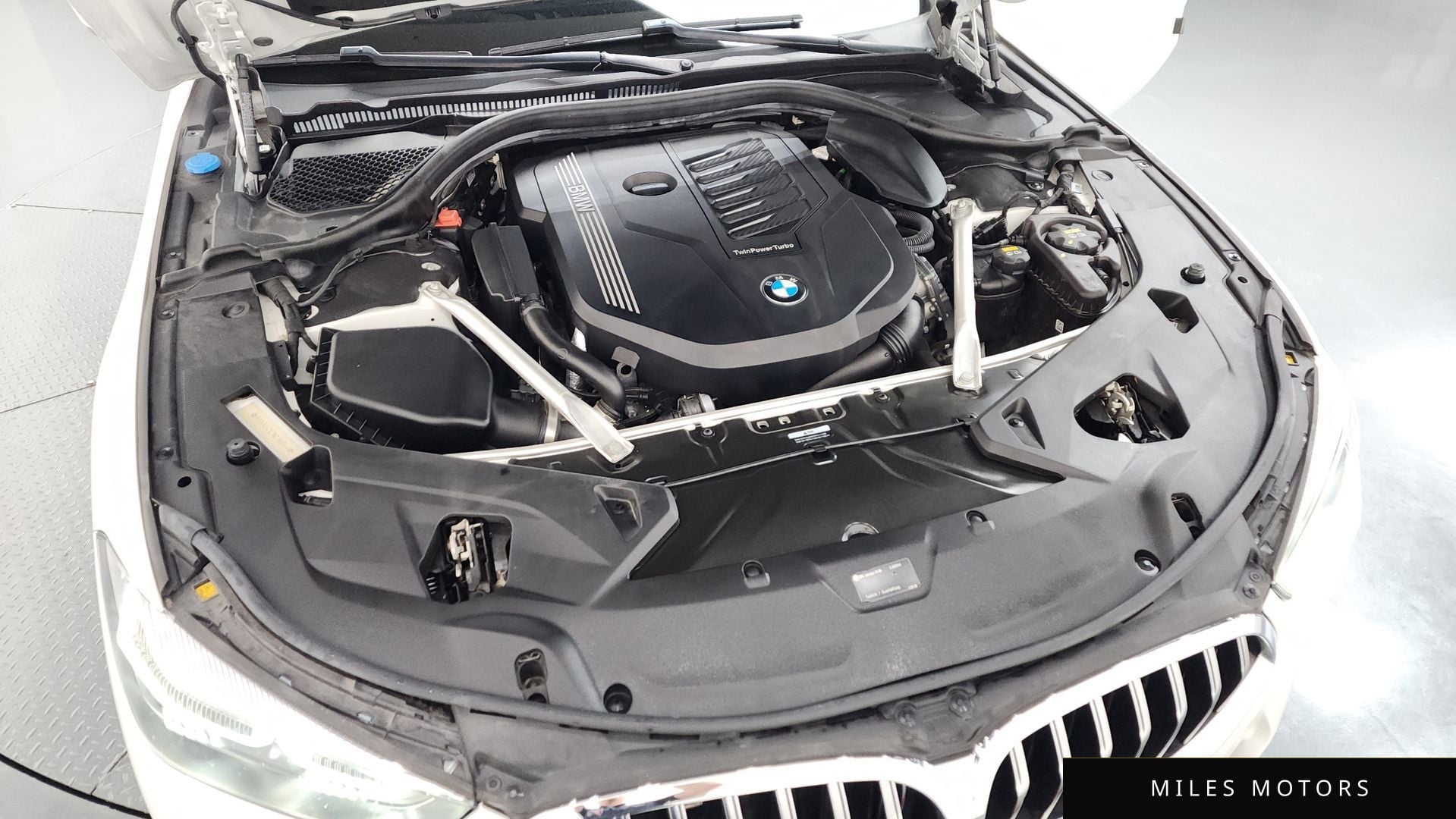 BMW 8 Series (G15) 2022 — миниатюра 6