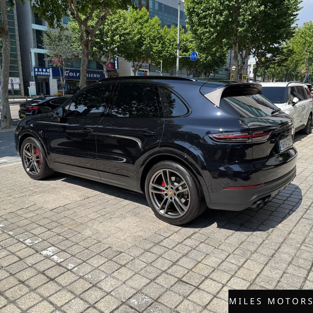 Porsche Cayenne 2022 — миниатюра 2