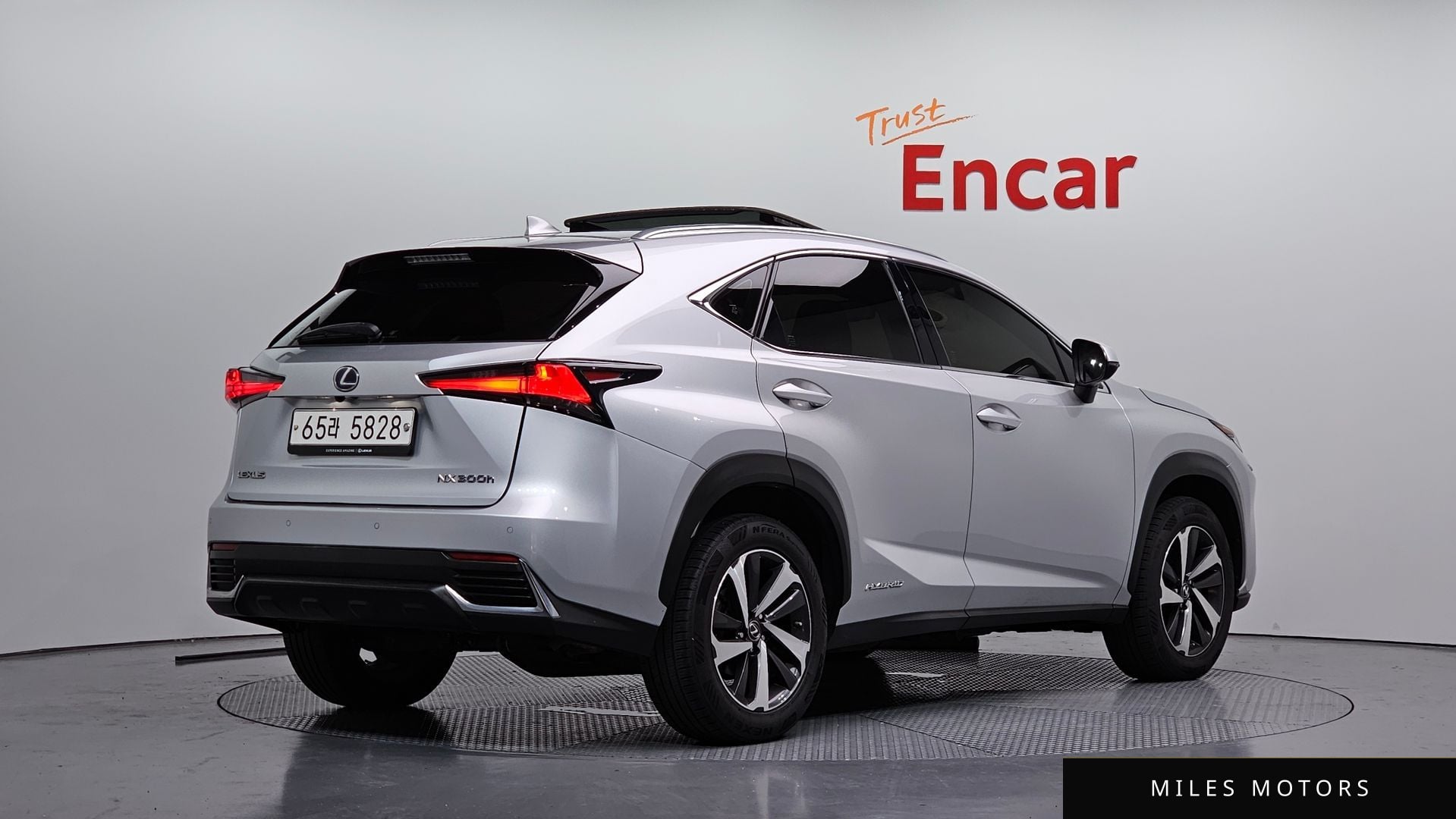 Лексус NX300h 2019 — миниатюра 2