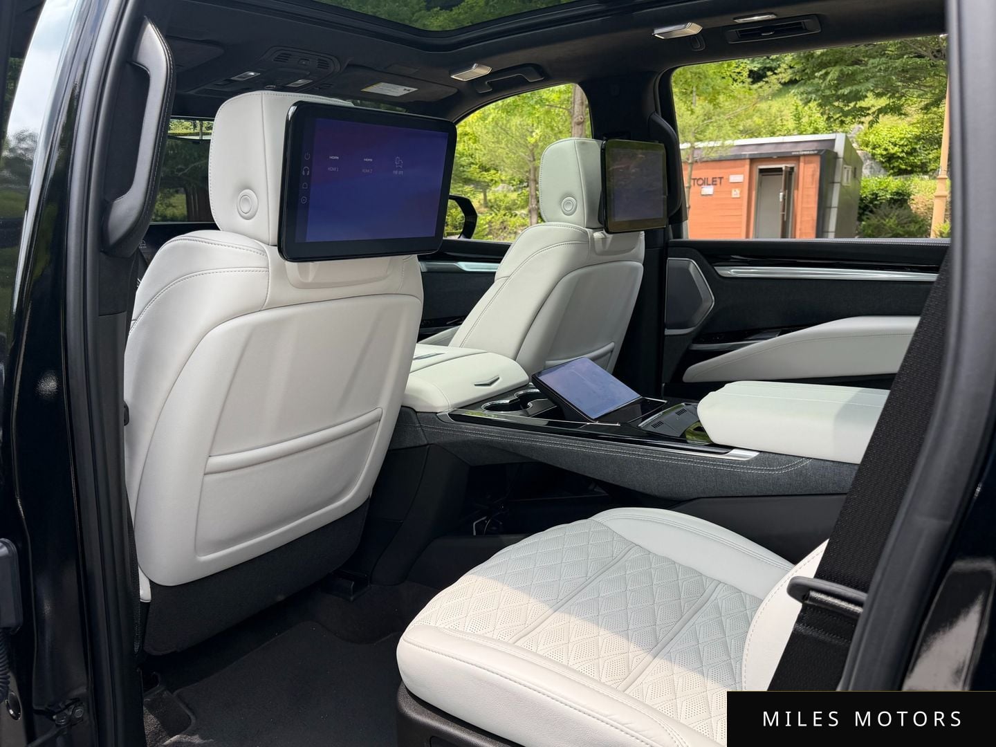 Cadillac Escalade 2025 — миниатюра 8