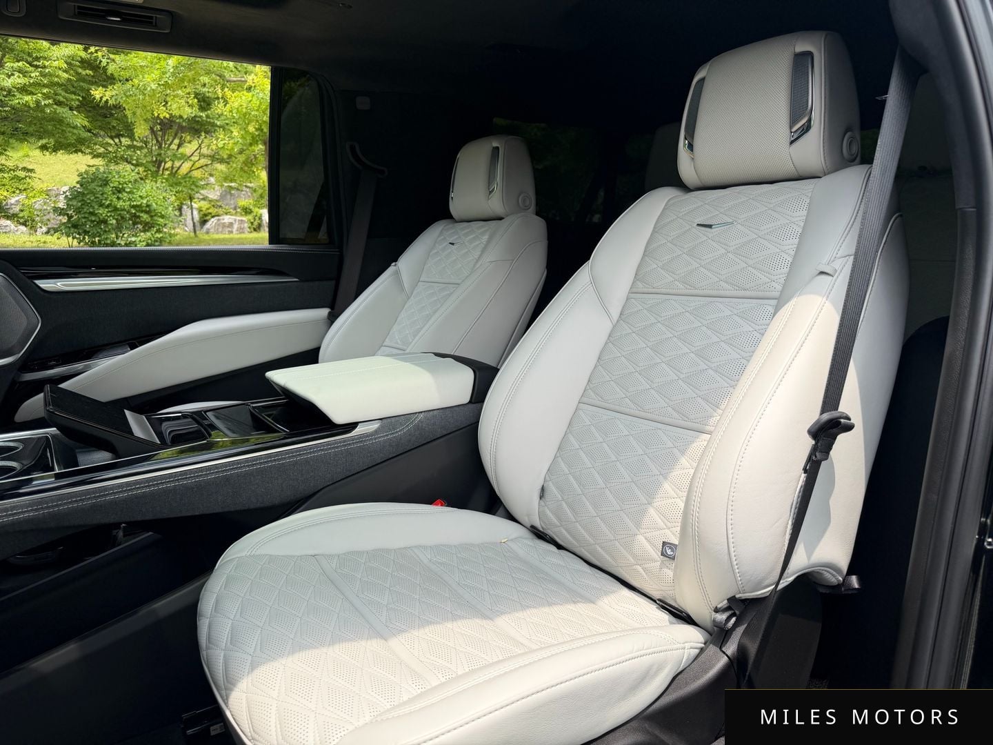 Cadillac Escalade 2025 — миниатюра 9