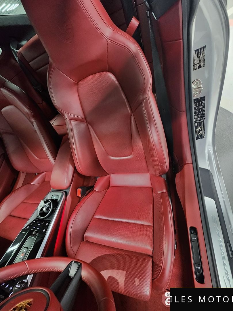 Porsche 911 (992) 2021 — миниатюра 9