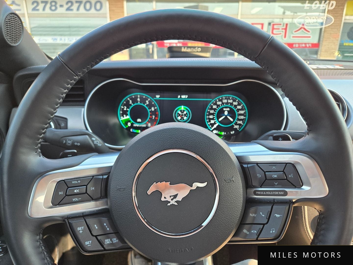 Ford Mustang 2023 — миниатюра 8