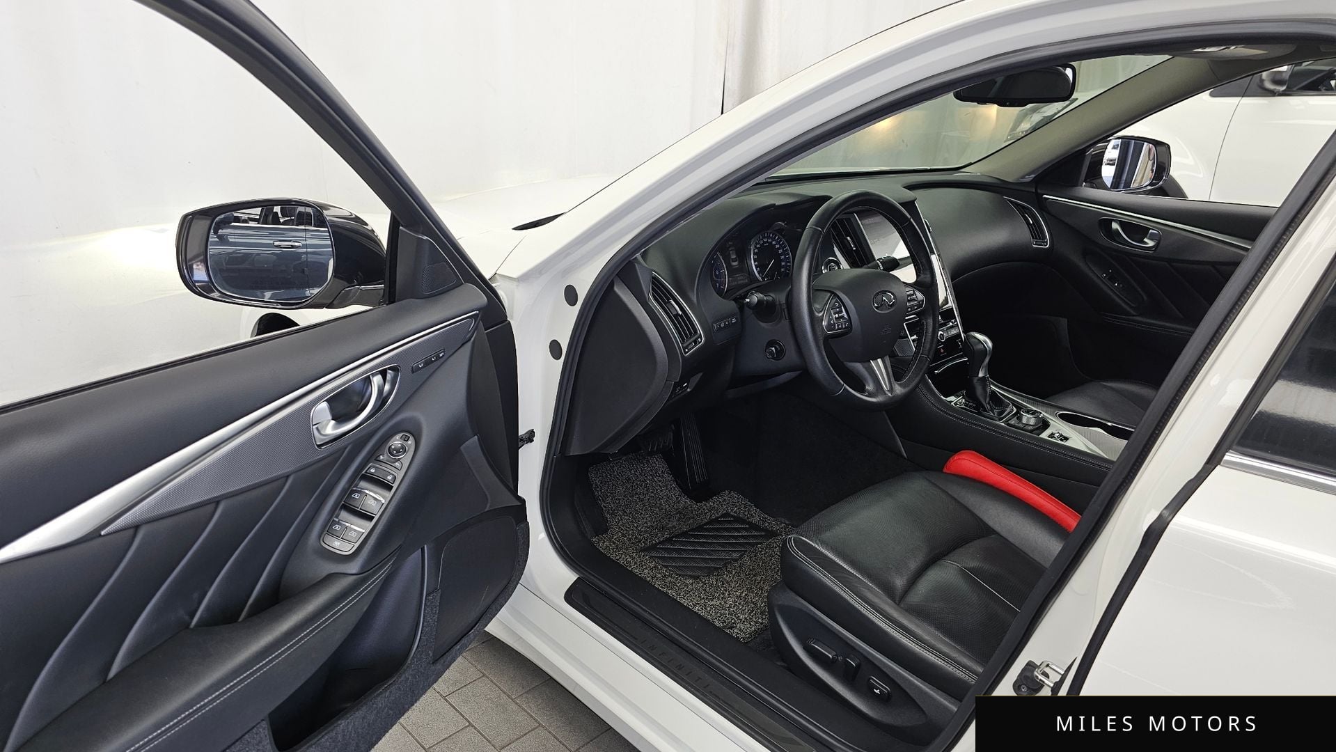 Infiniti Q50 2016 — миниатюра 10