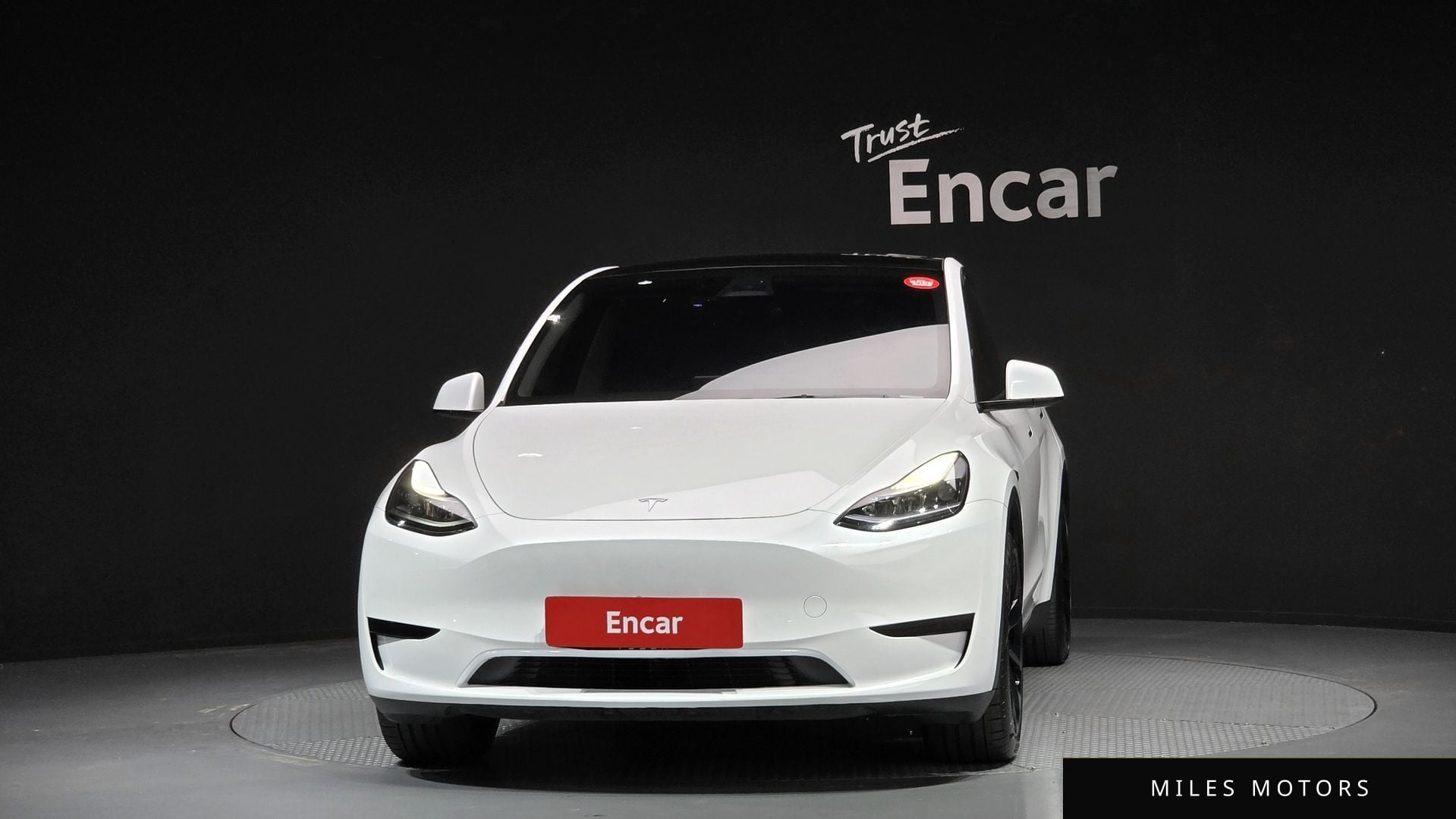 Tesla Model Y 2023 — миниатюра 3
