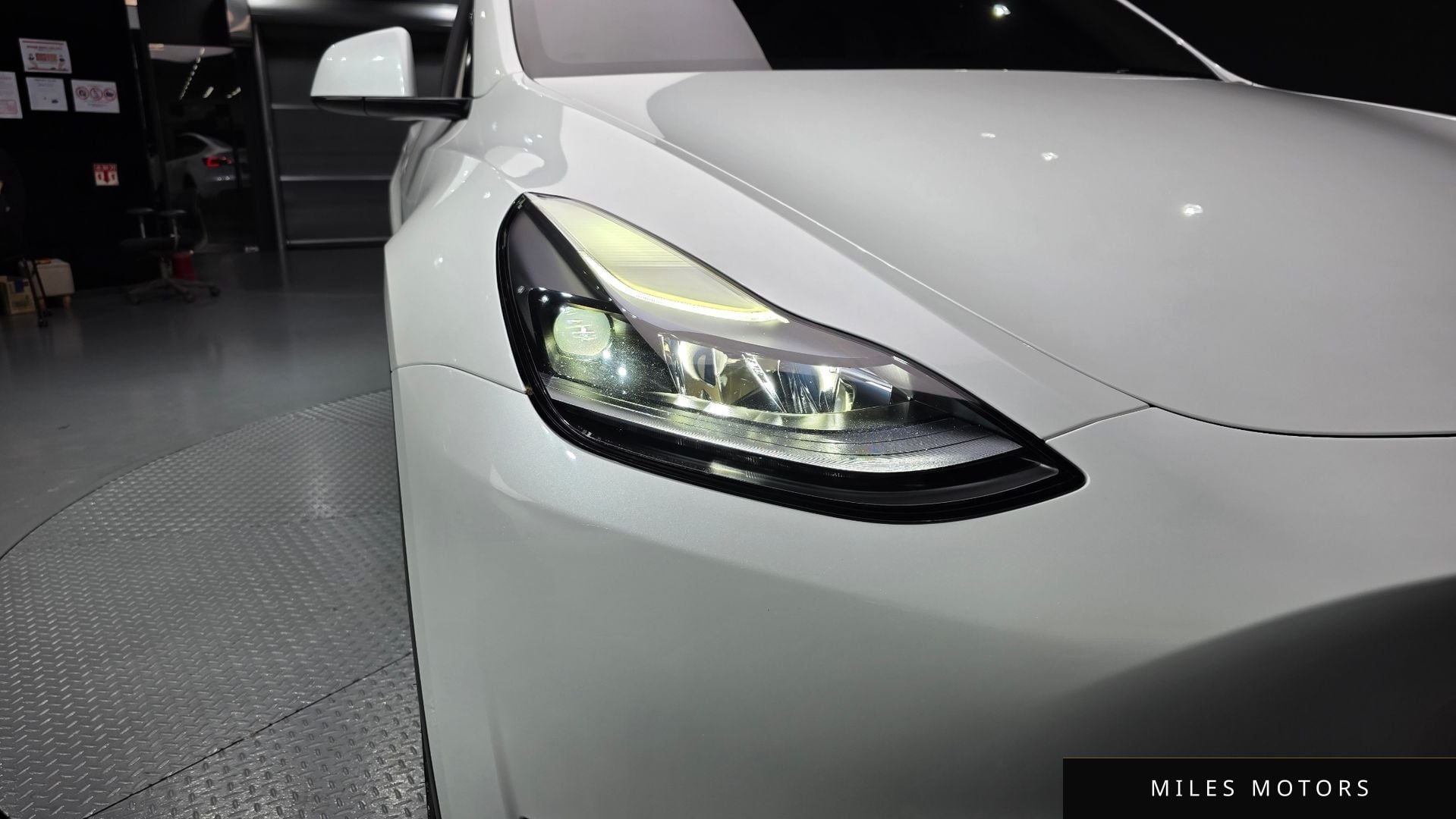 Tesla Model Y 2023 — миниатюра 8