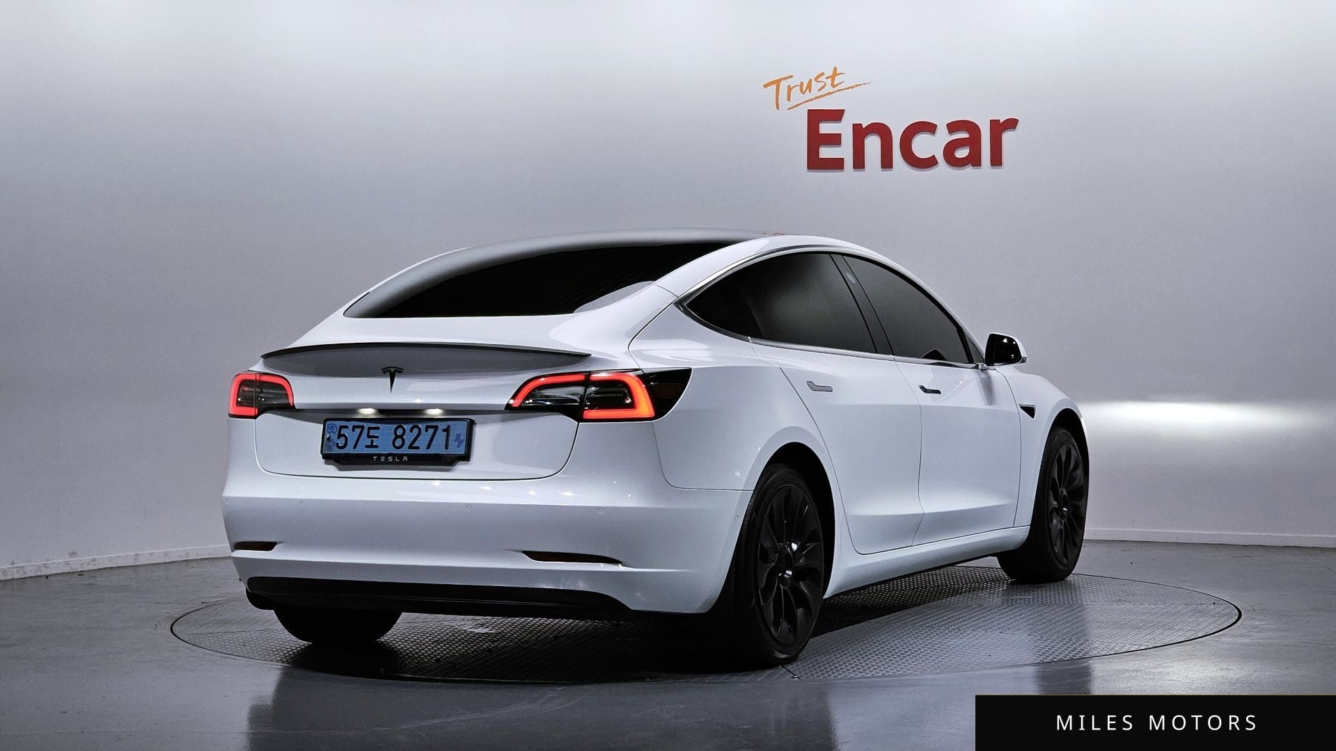 Tesla Model 3 2020 — миниатюра 2