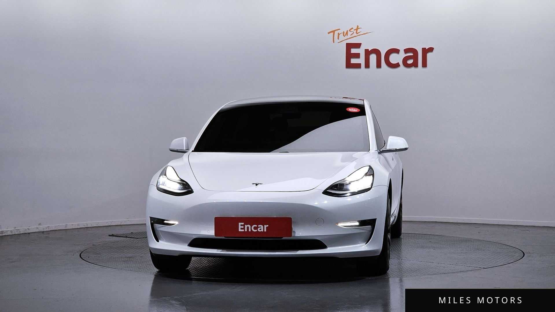 Tesla Model 3 2020 — миниатюра 3