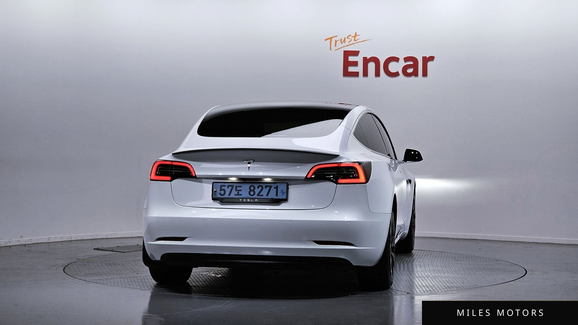 Tesla Model 3 2020 — миниатюра 4