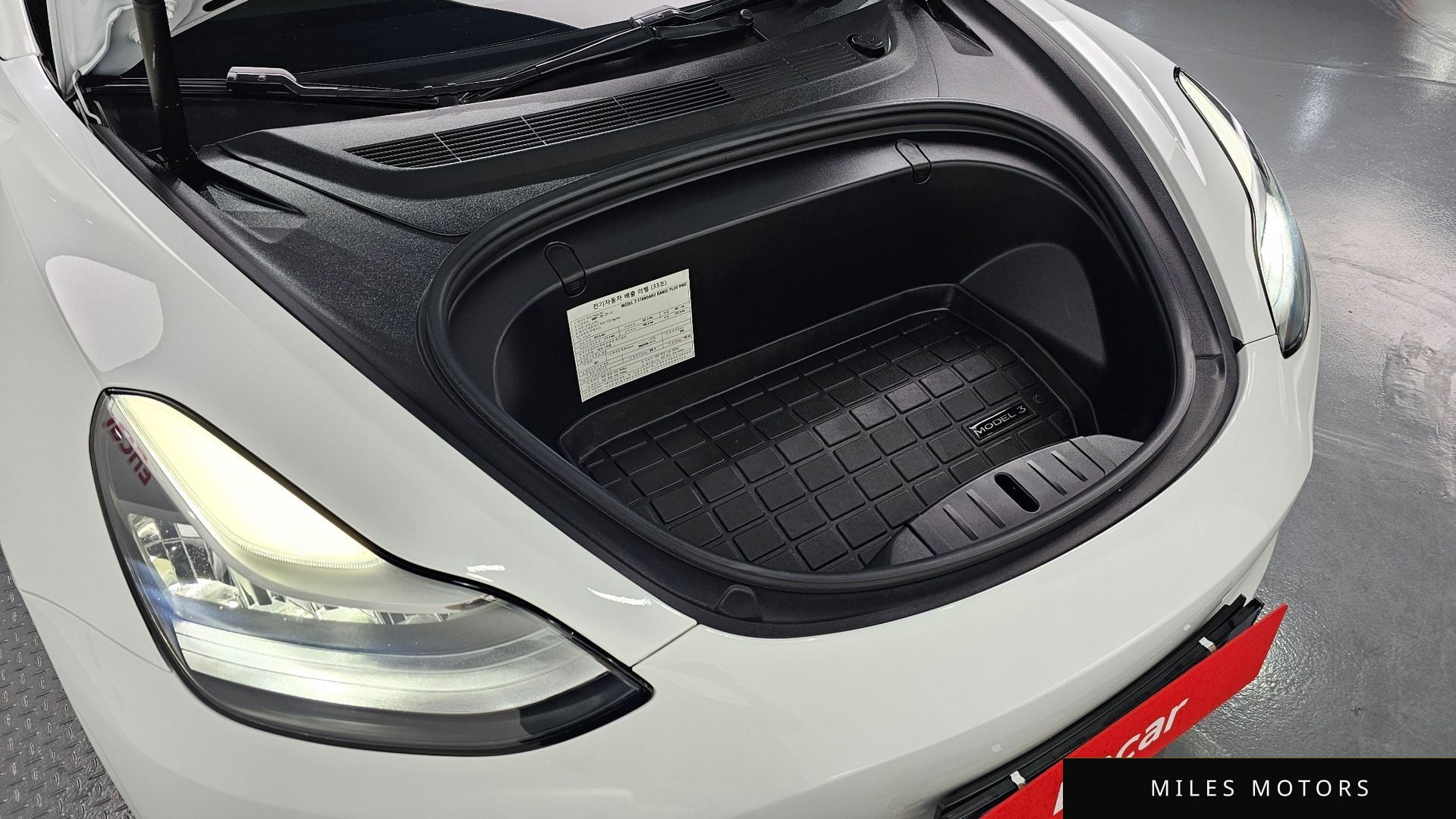 Tesla Model 3 2020 — миниатюра 6