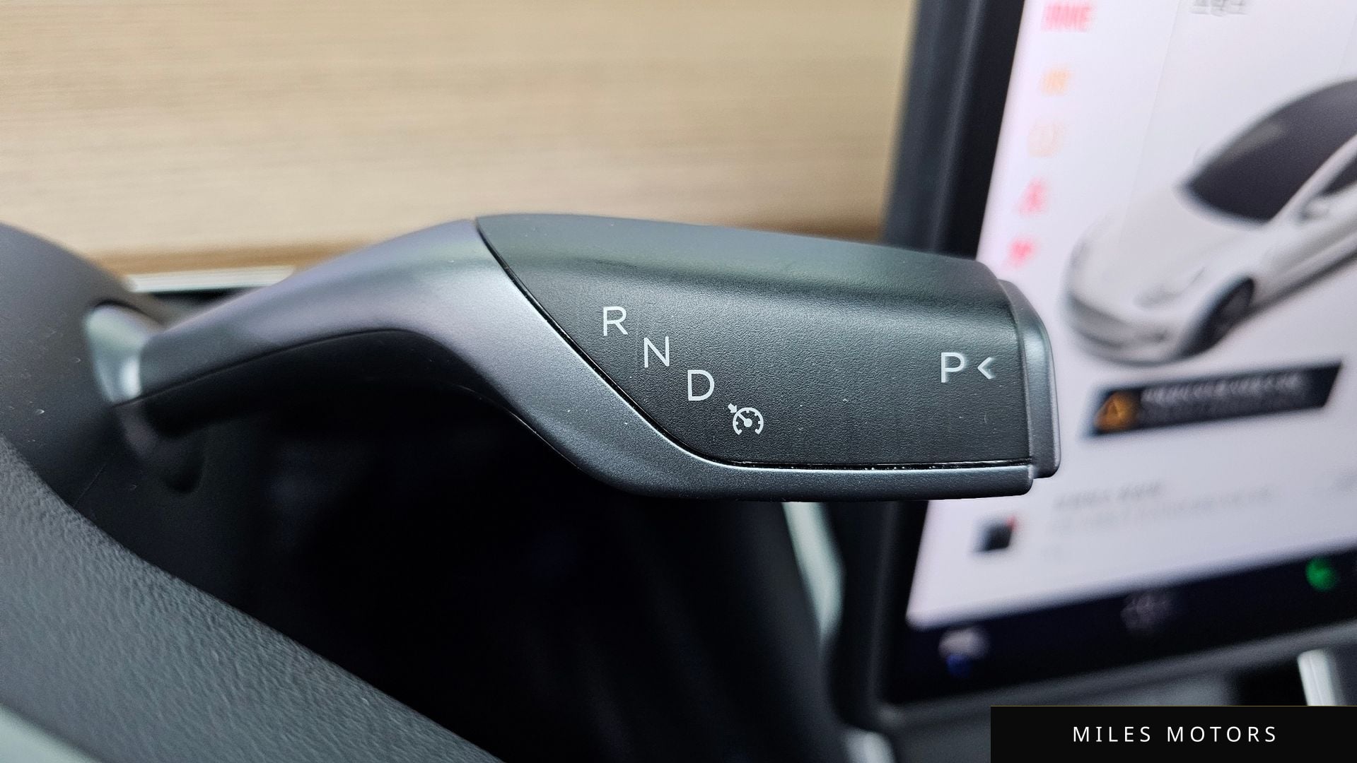 Tesla Model 3 2020 — миниатюра 12