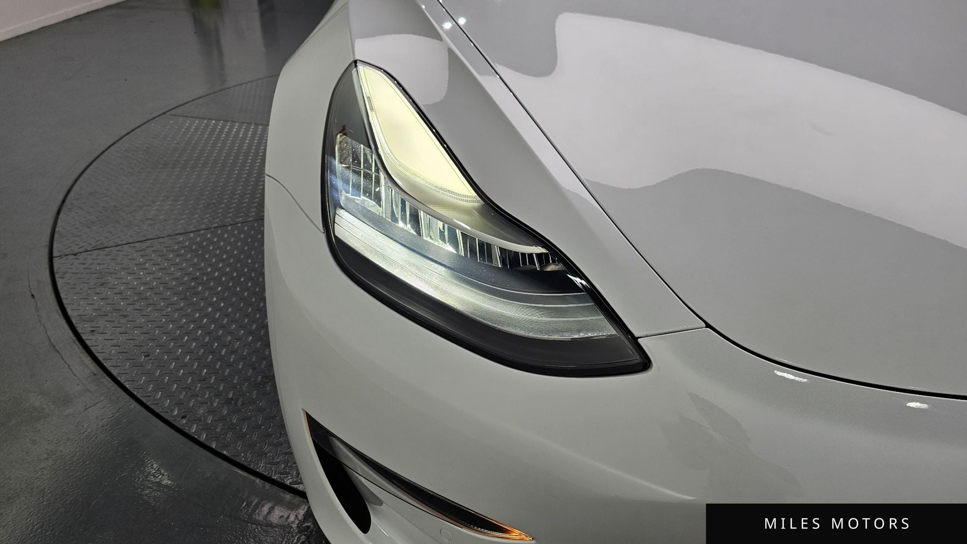 Tesla Model 3 2020 — миниатюра 8
