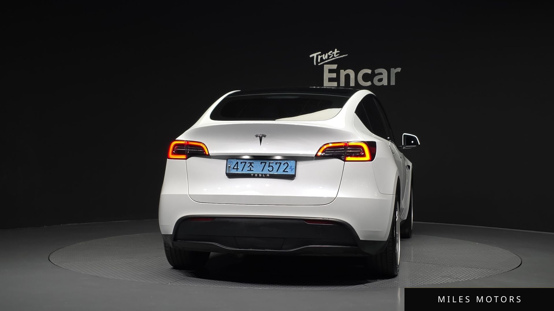 Tesla Model Y 2024 — миниатюра 4