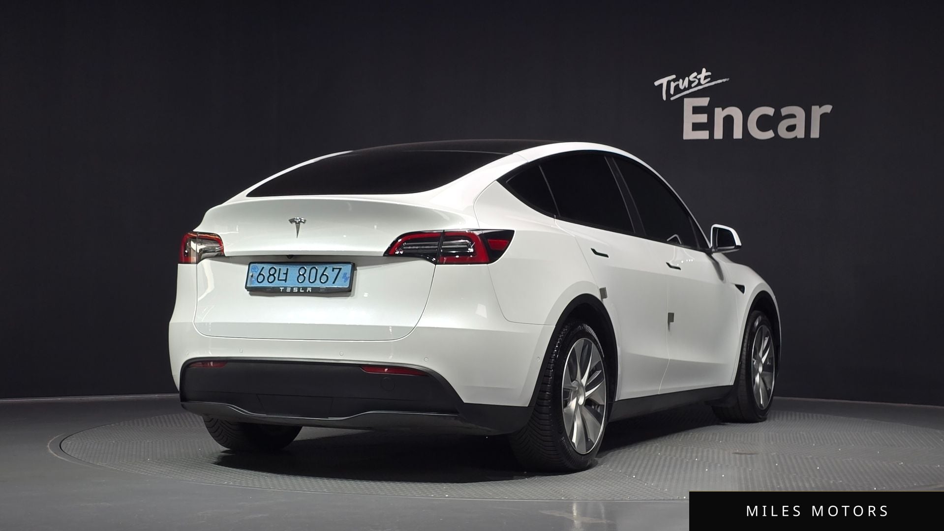 Tesla Model Y 2021 — миниатюра 2