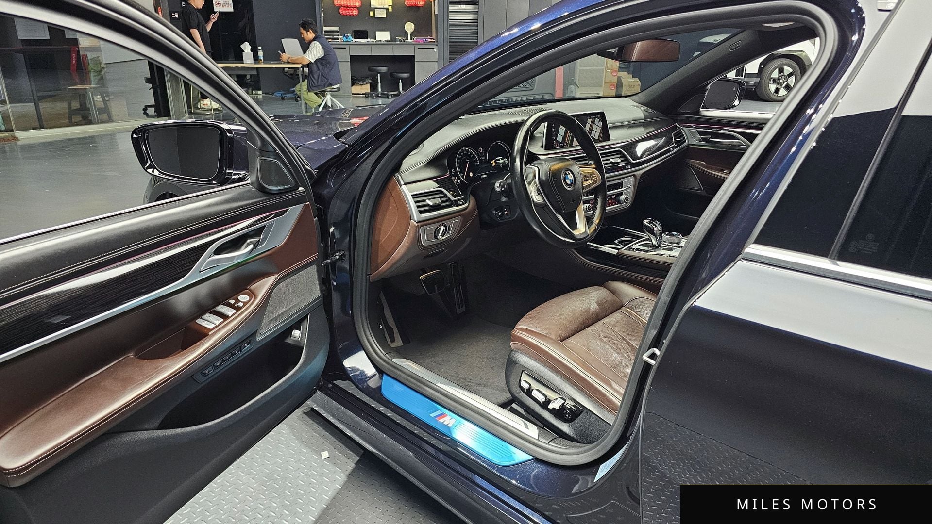 BMW 7 Series (G11) 2019 — миниатюра 12