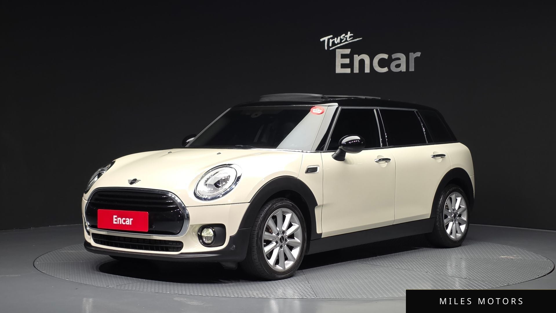 MINI Clubman 2019 — фото 1 из 12