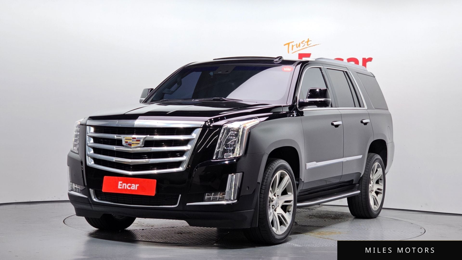 Cadillac Escalade 2018 — фото 1 из 12