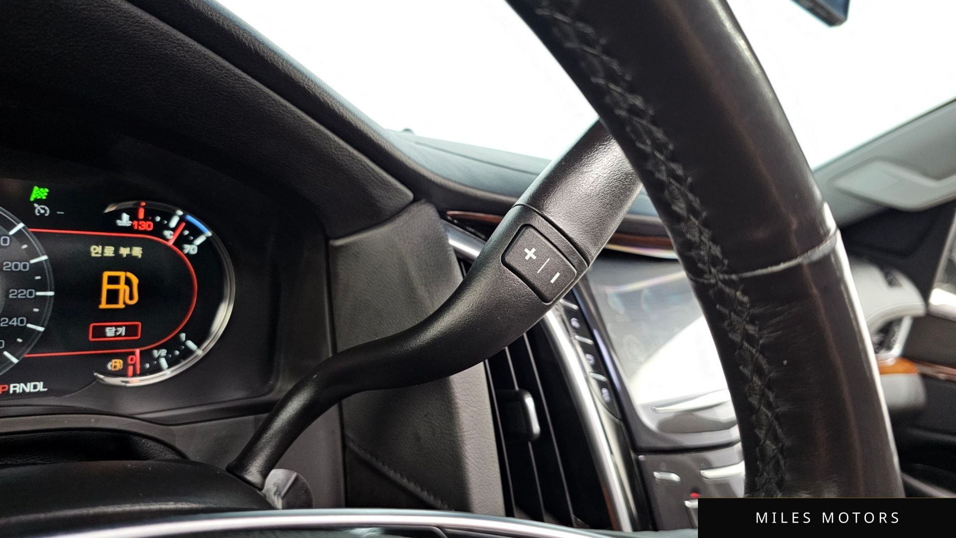 Cadillac Escalade 2018 — миниатюра 12