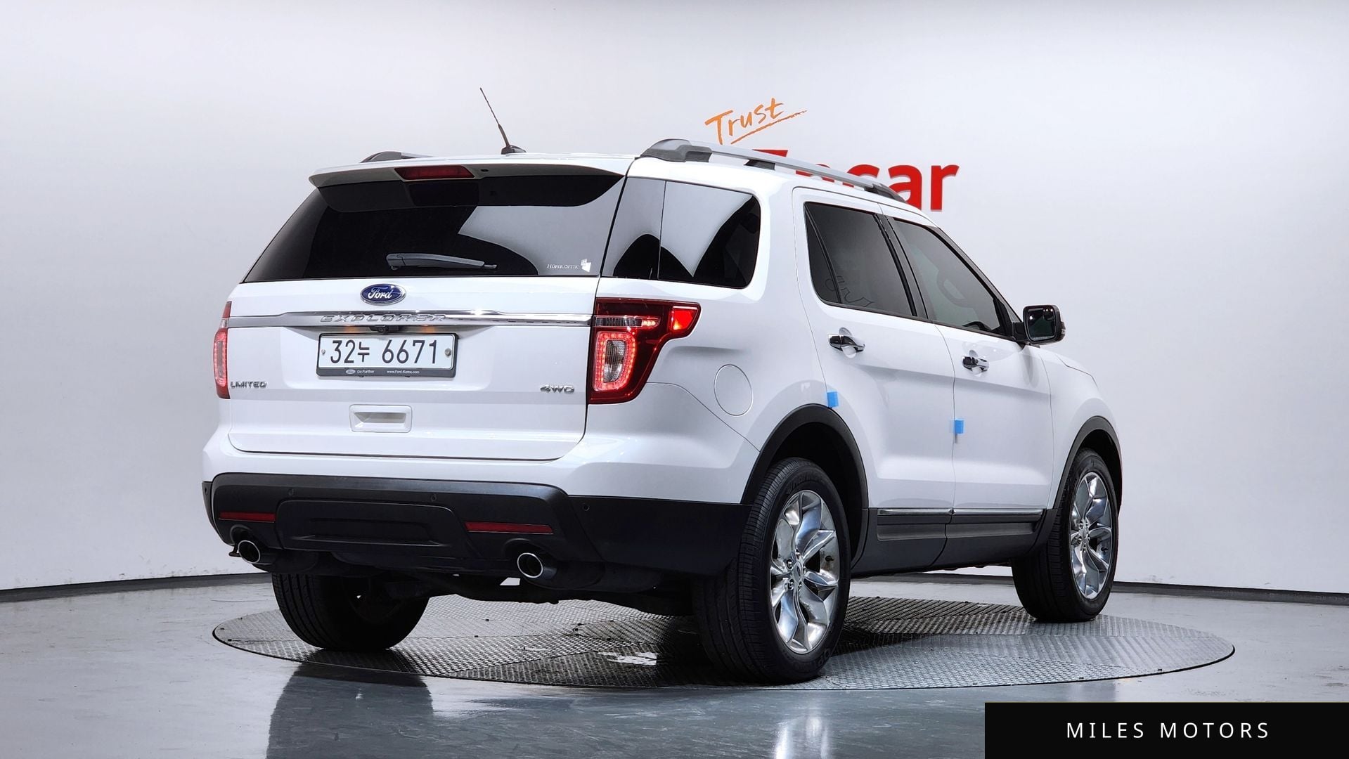 Ford Explorer 2015 — миниатюра 2