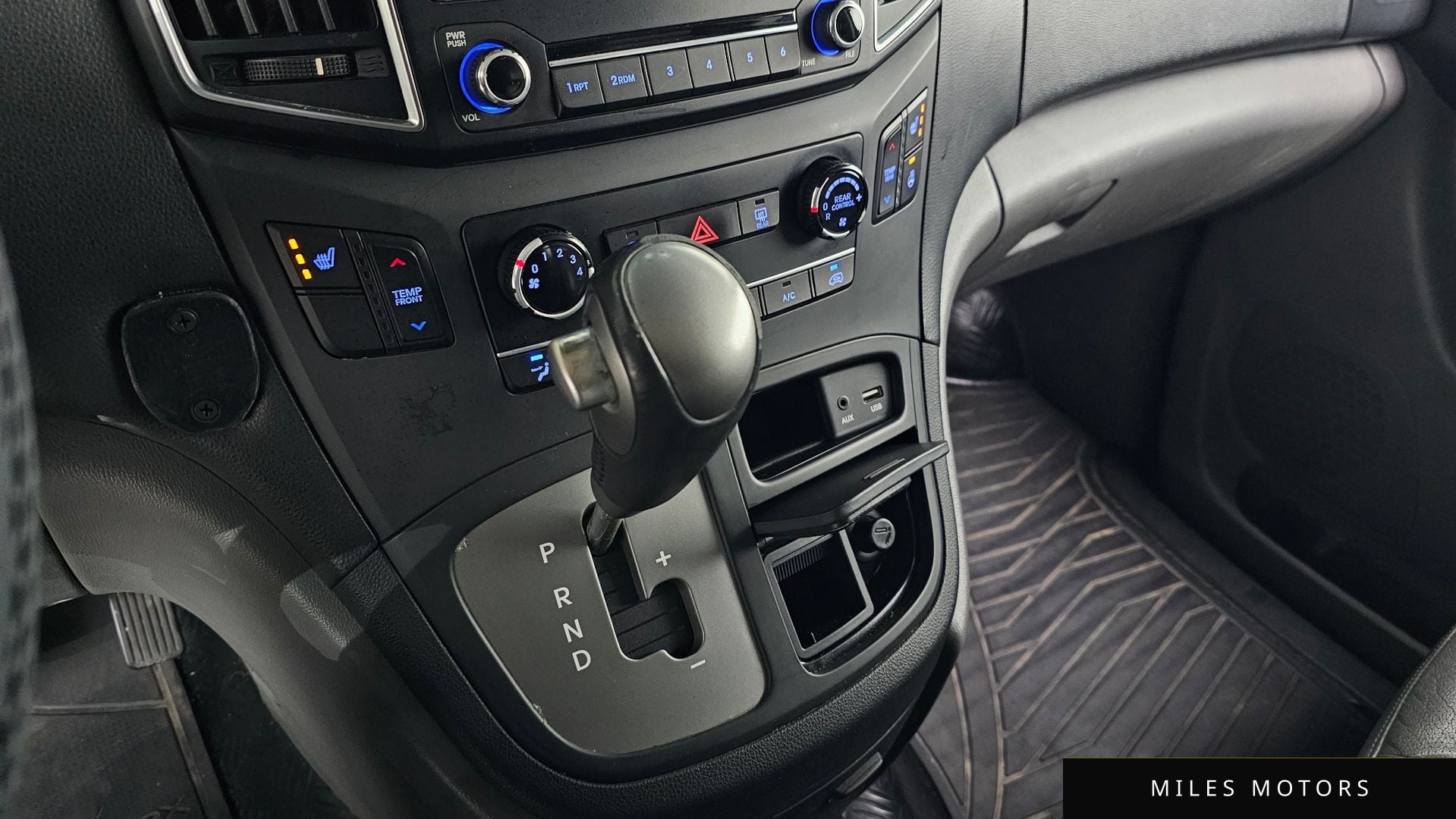 Hyundai Starex 2016 — миниатюра 12