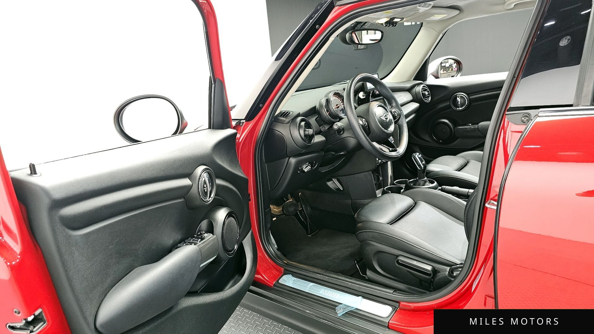 MINI Cooper D 2018 — миниатюра 10