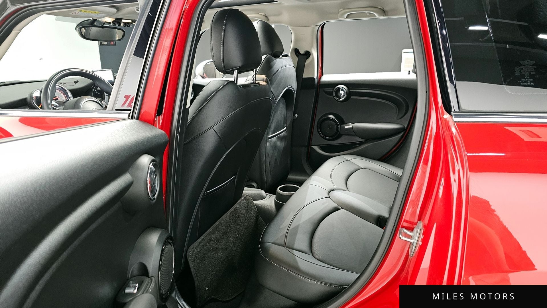 MINI Cooper D 2018 — миниатюра 11