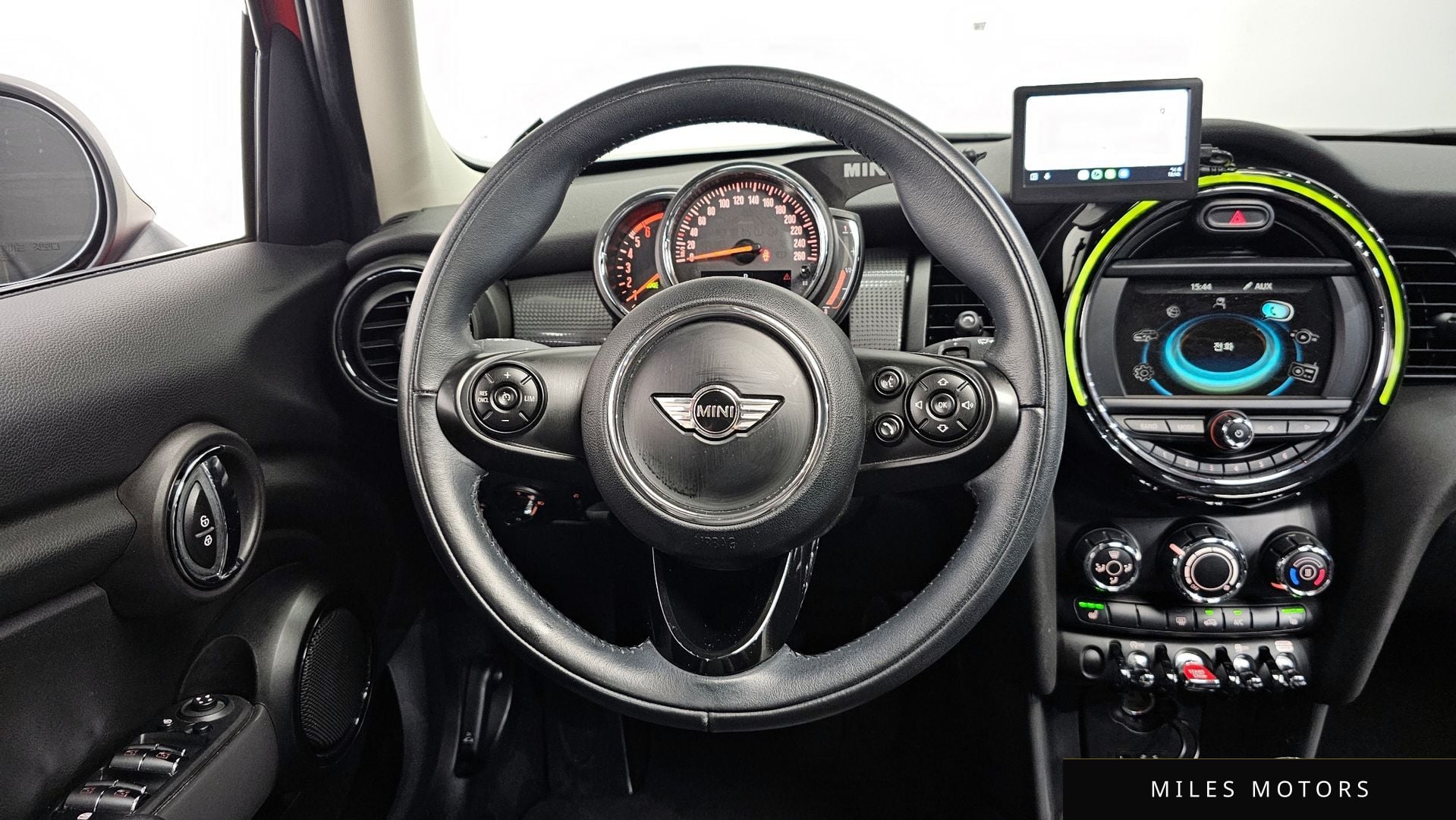 MINI Cooper D 2018 — миниатюра 12
