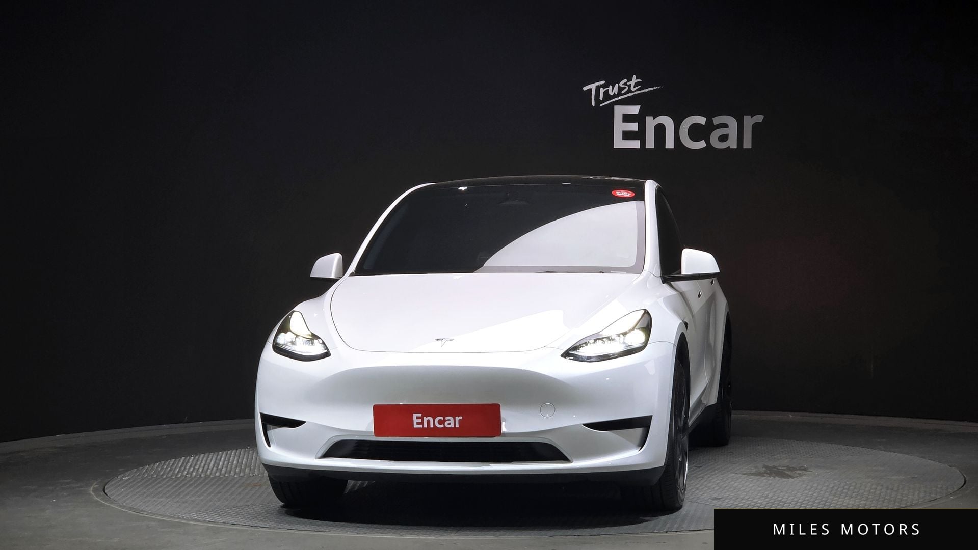 Tesla Model Y 2024 — миниатюра 3