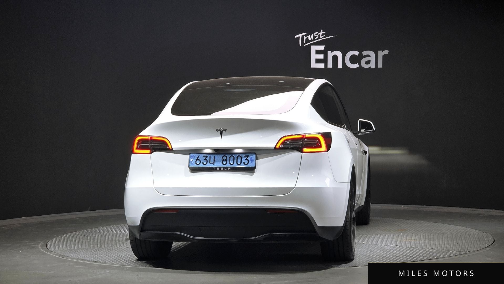 Tesla Model Y 2024 — миниатюра 4