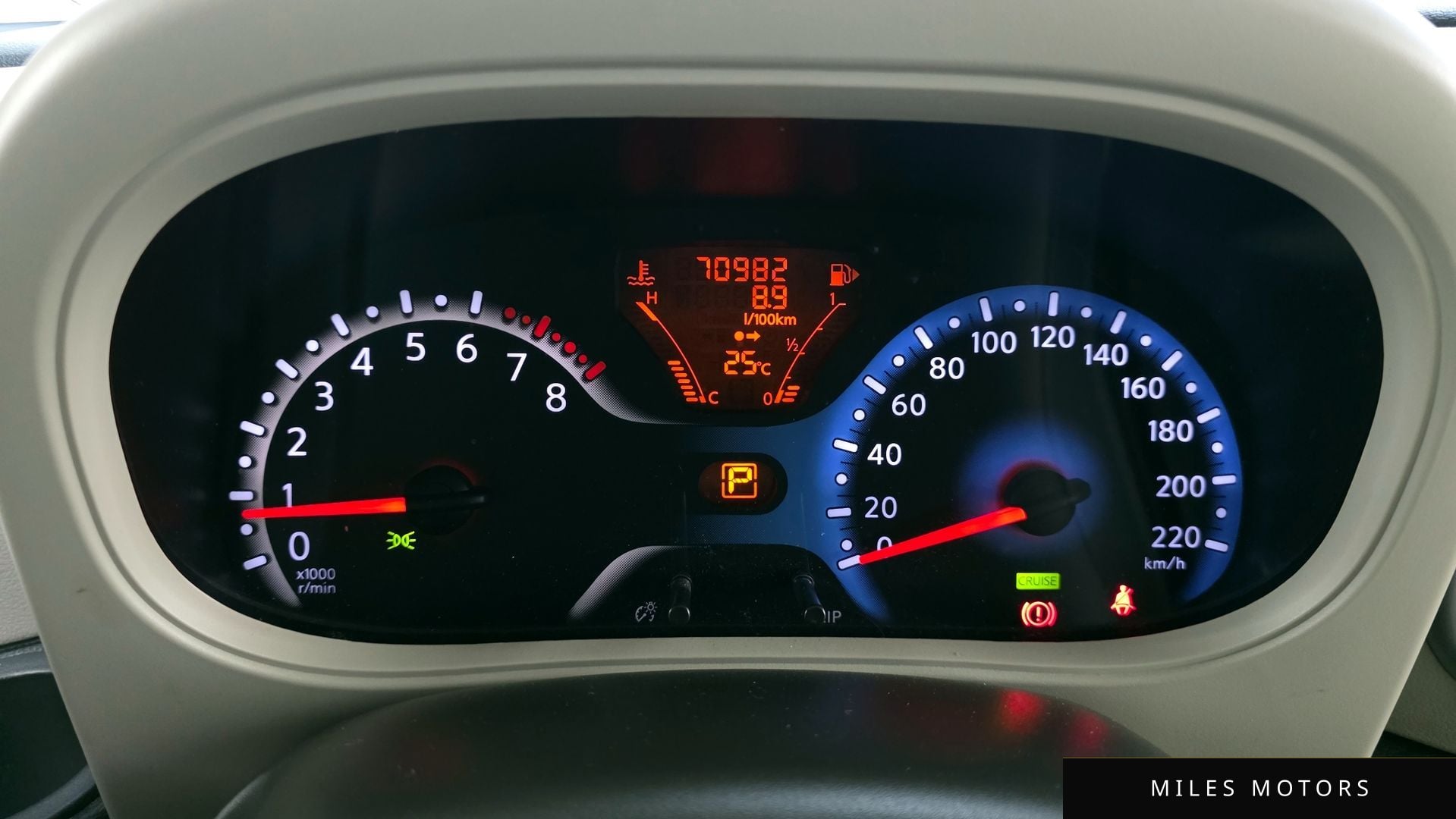 Nissan Cube 2013 — миниатюра 8