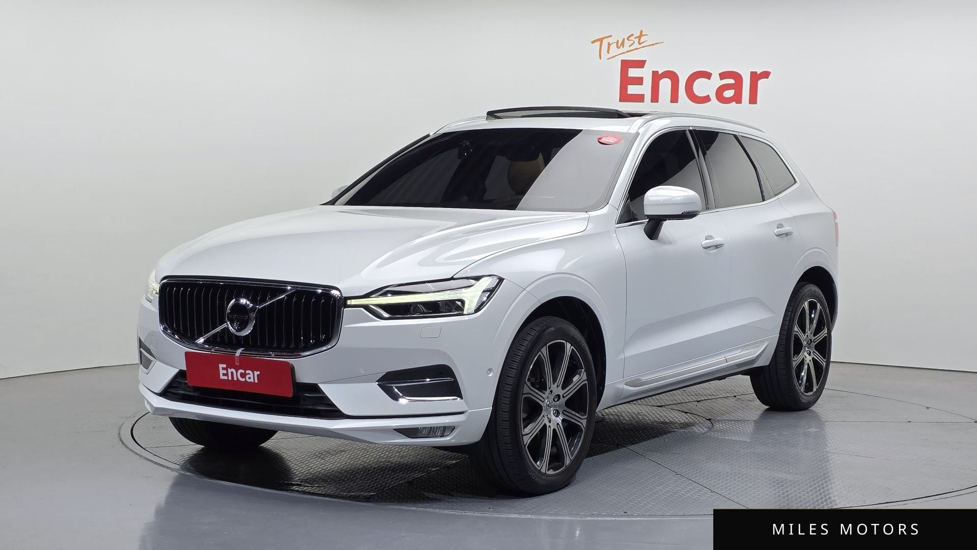 Volvo XC60 2019 — фото 1 из 12