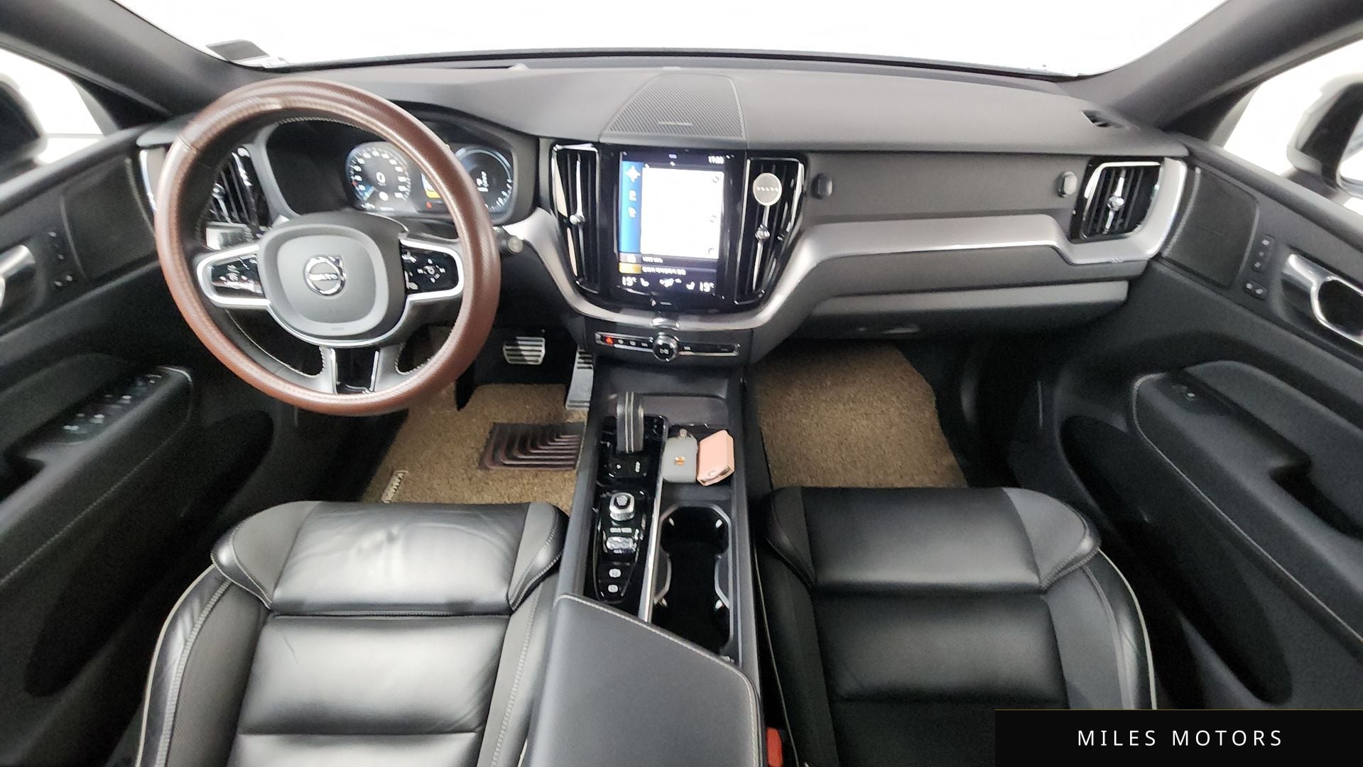 Volvo XC60 2021 — миниатюра 10