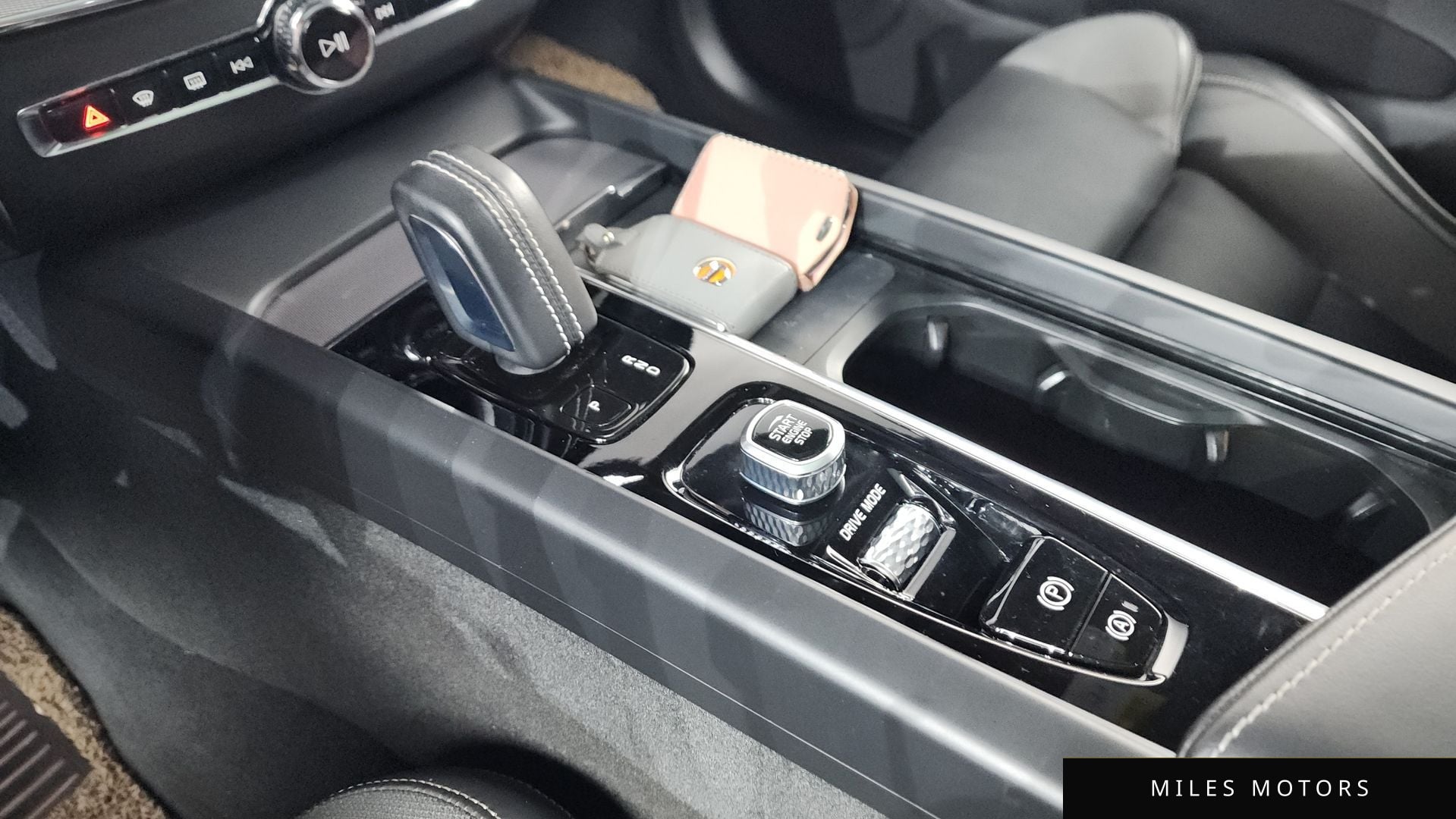 Volvo XC60 2021 — миниатюра 12