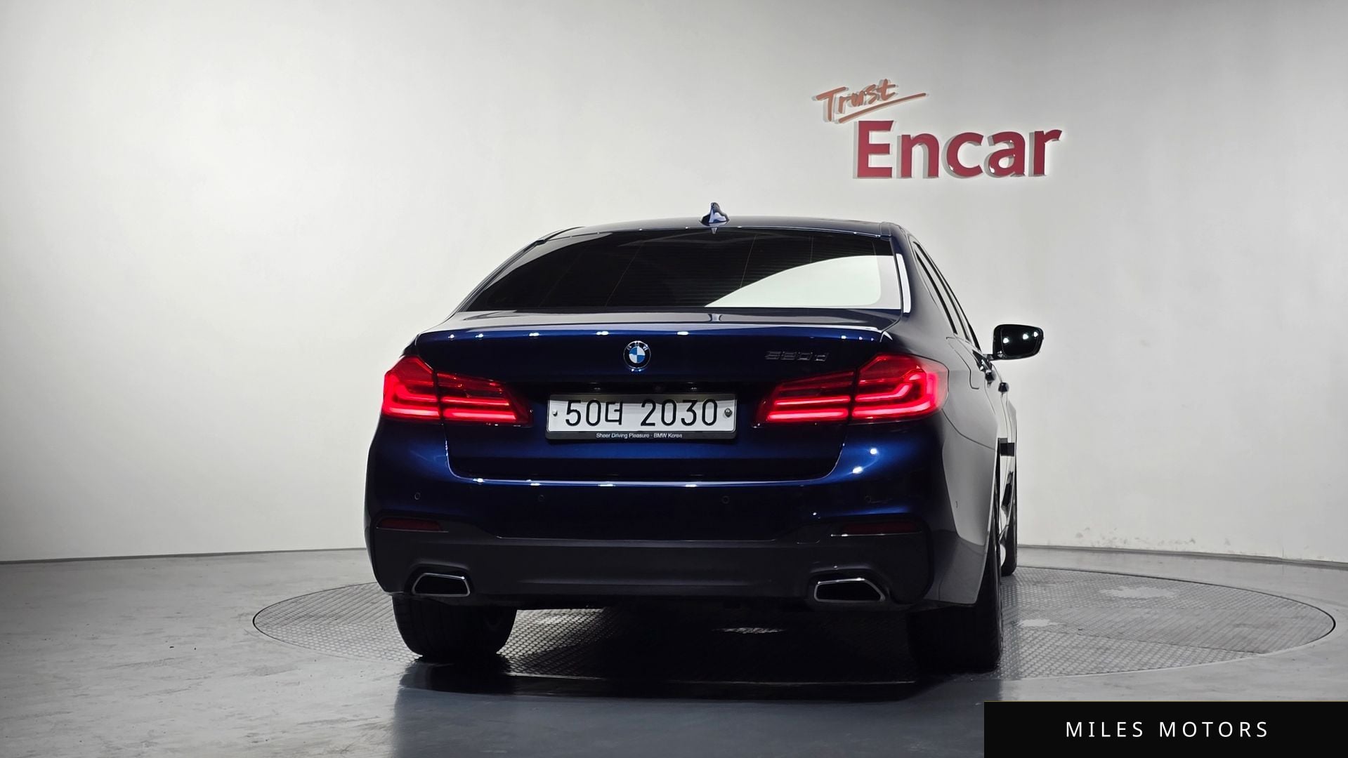 BMW 5 Series (G30) 2019 — миниатюра 3