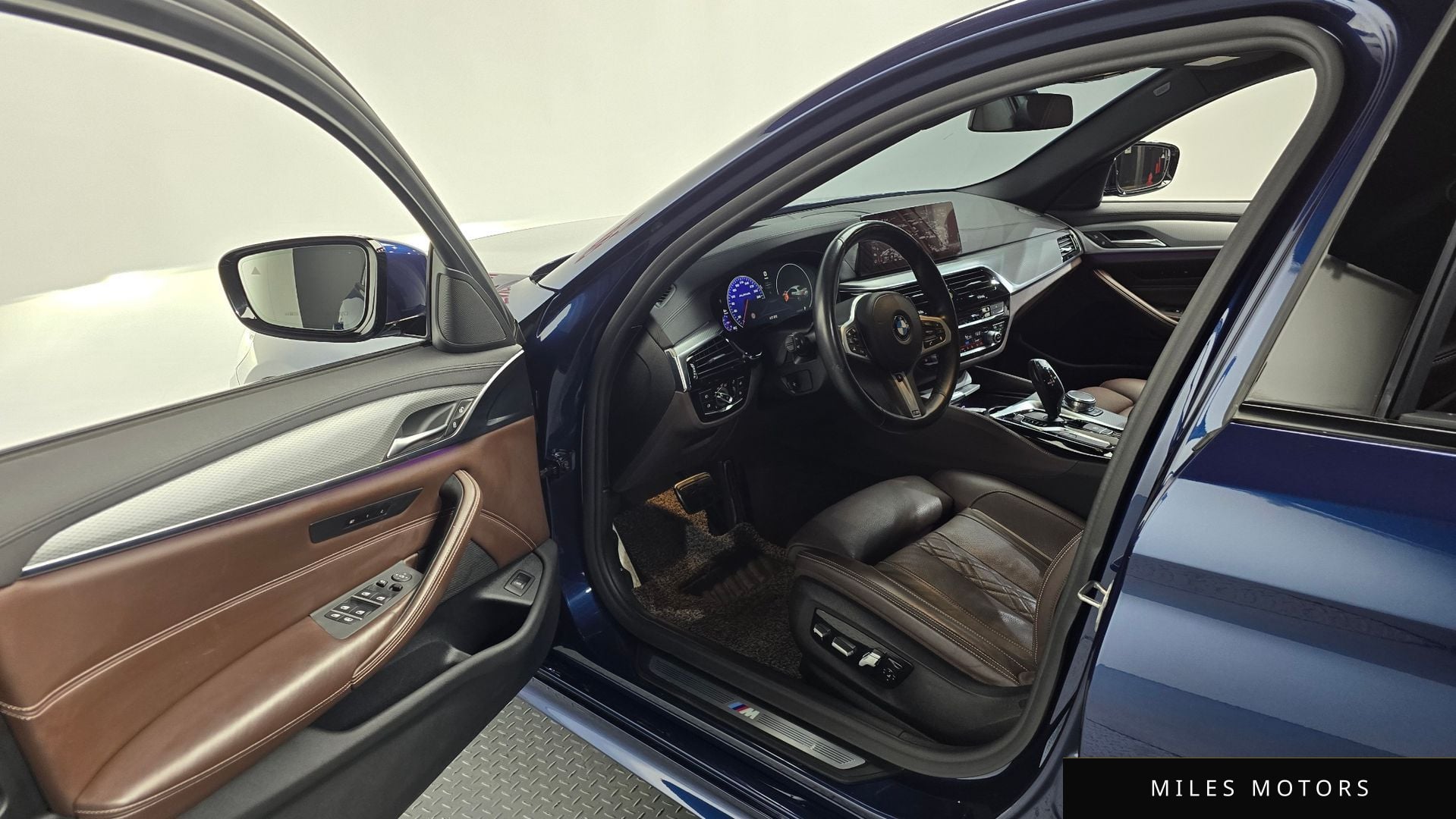 BMW 5 Series (G30) 2019 — миниатюра 12