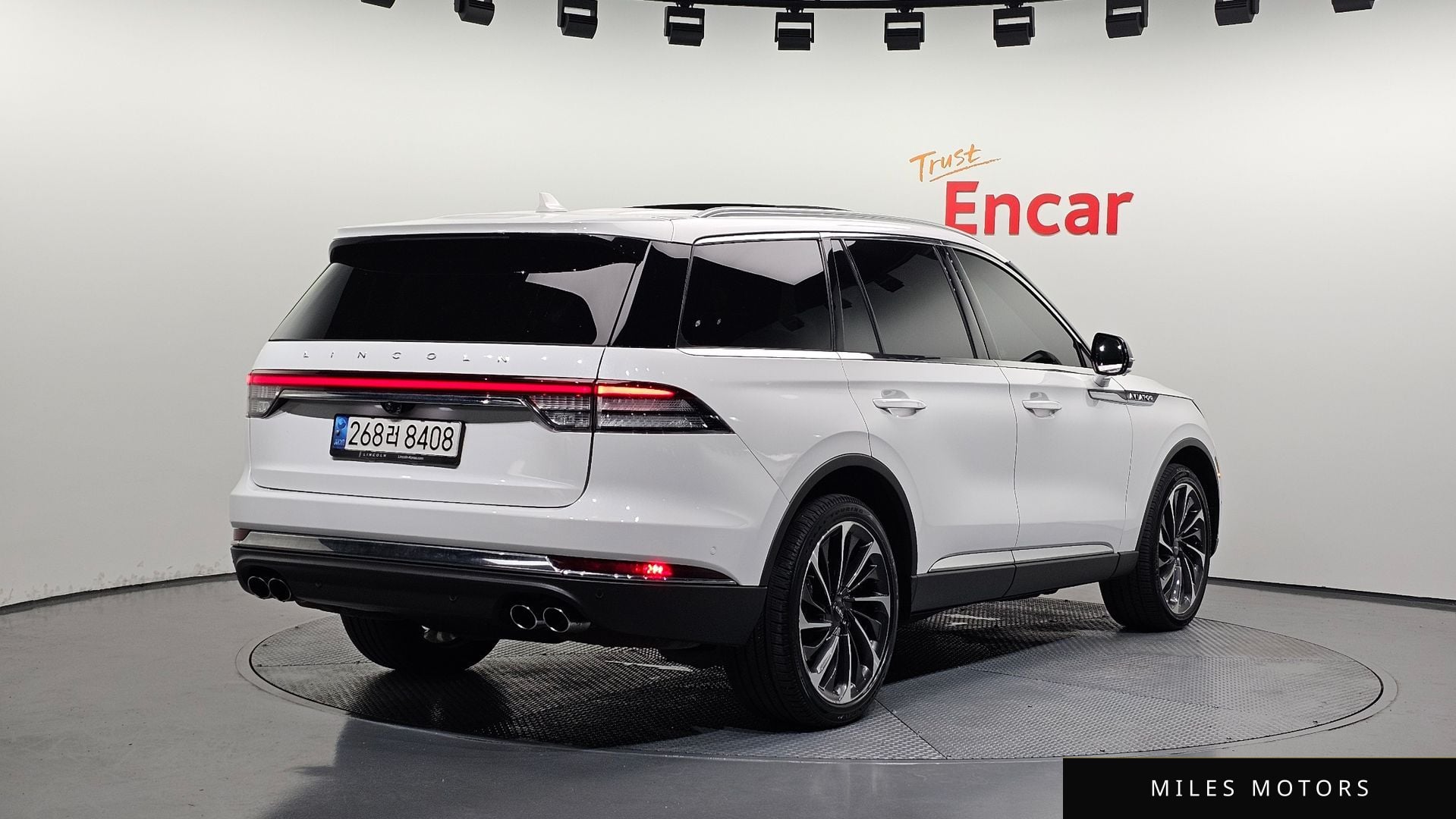 Lincoln Aviator 2022 — миниатюра 2