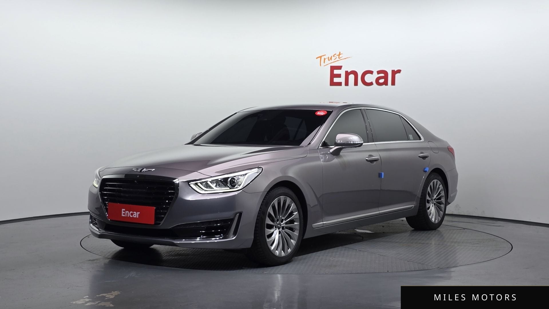 Genesis EQ900 2016 — фото 1 из 12