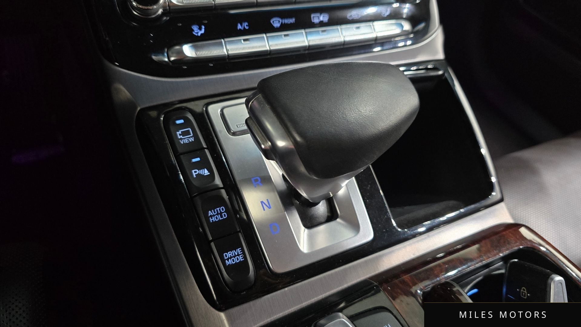 Genesis EQ900 2016 — миниатюра 9