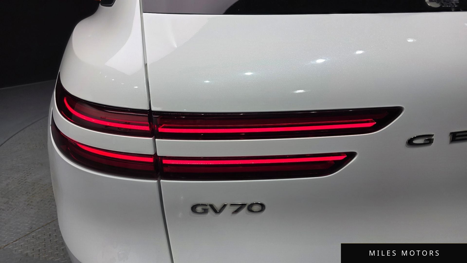 Genesis GV70 2023 — миниатюра 8